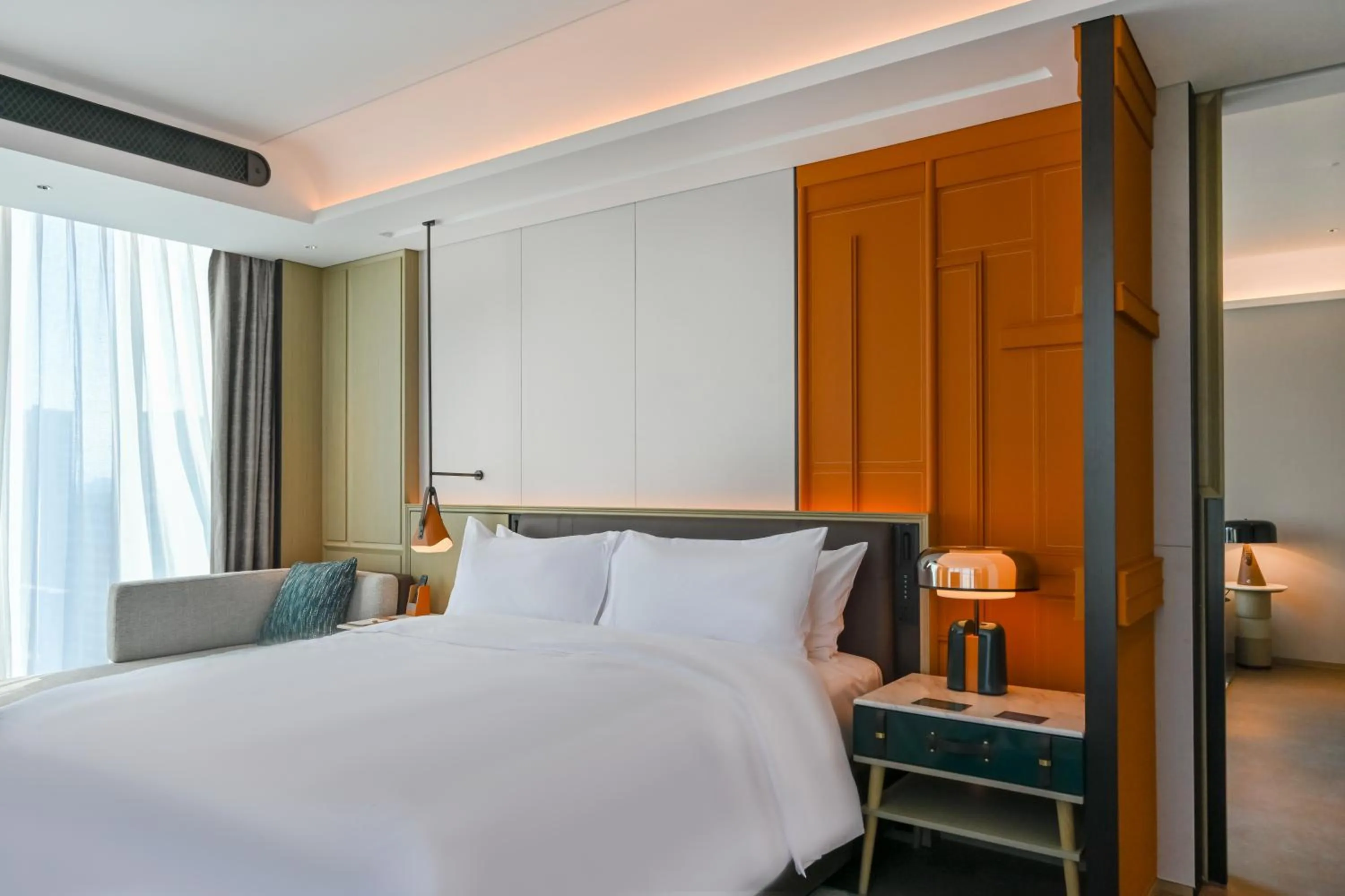 Executive King Suite in Renaissance Qingdao Hotel