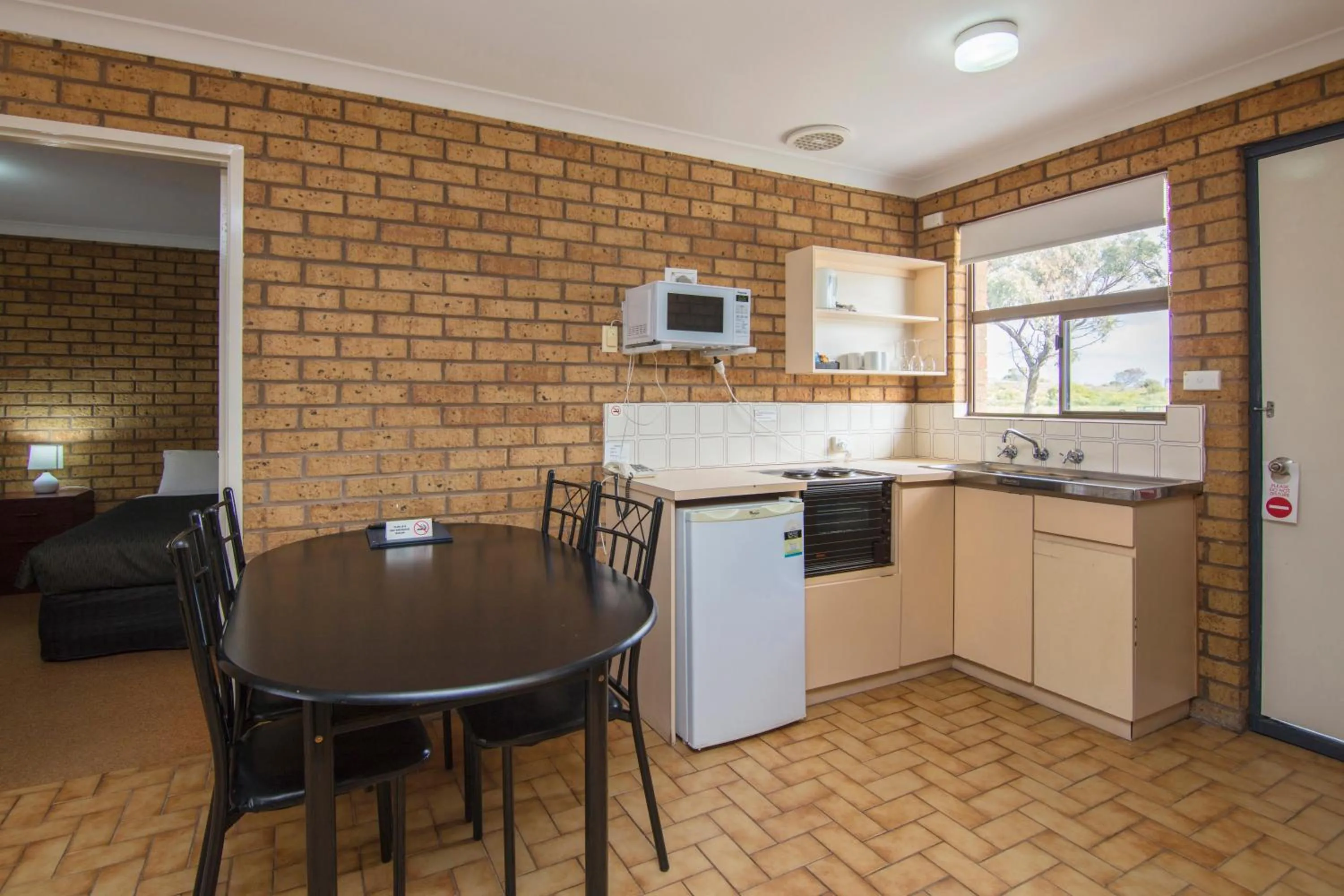 Family Suite (4 Guests) in Cervantes Pinnacles Motel