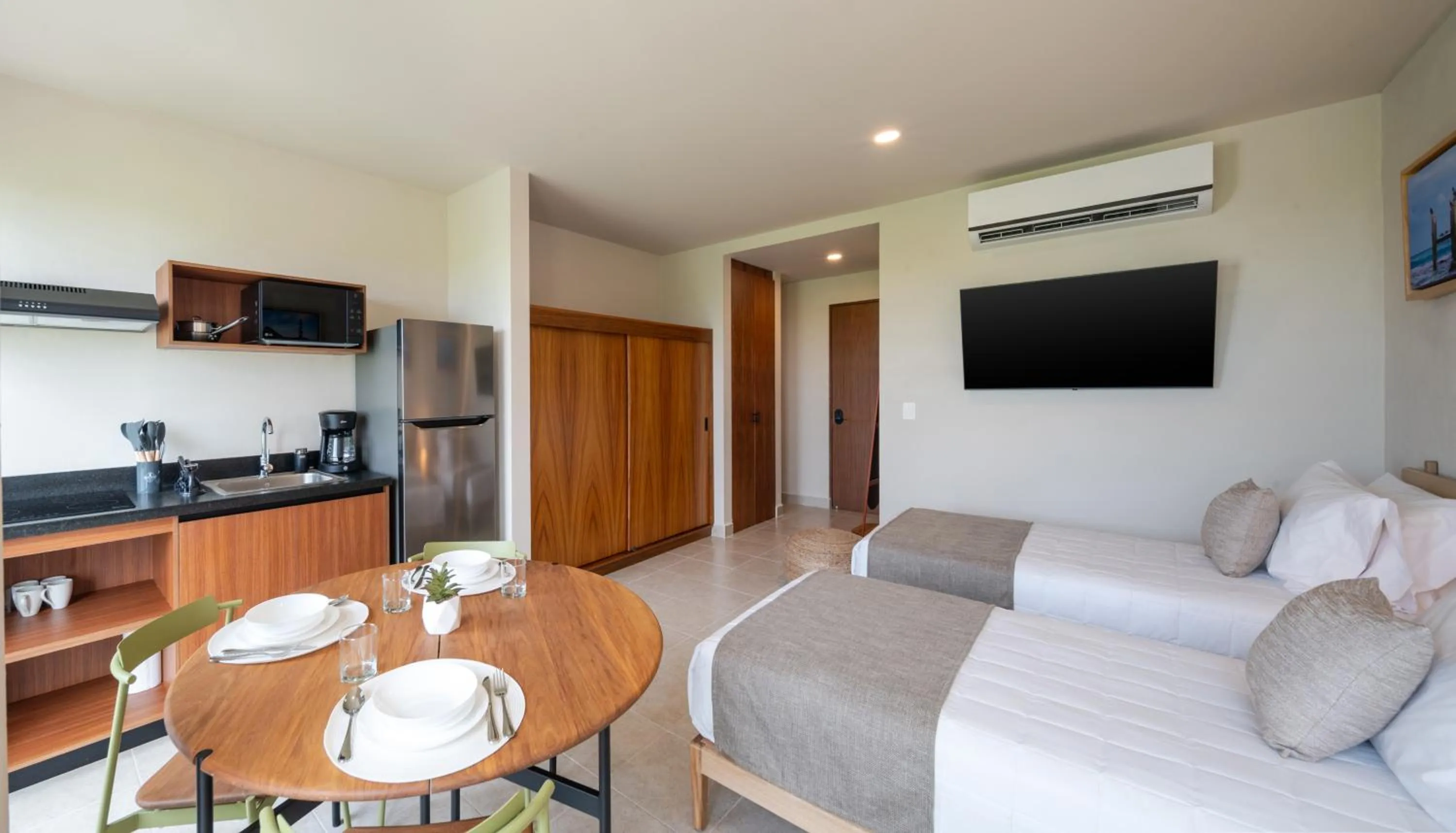 Standard Studio in Everglades Suites