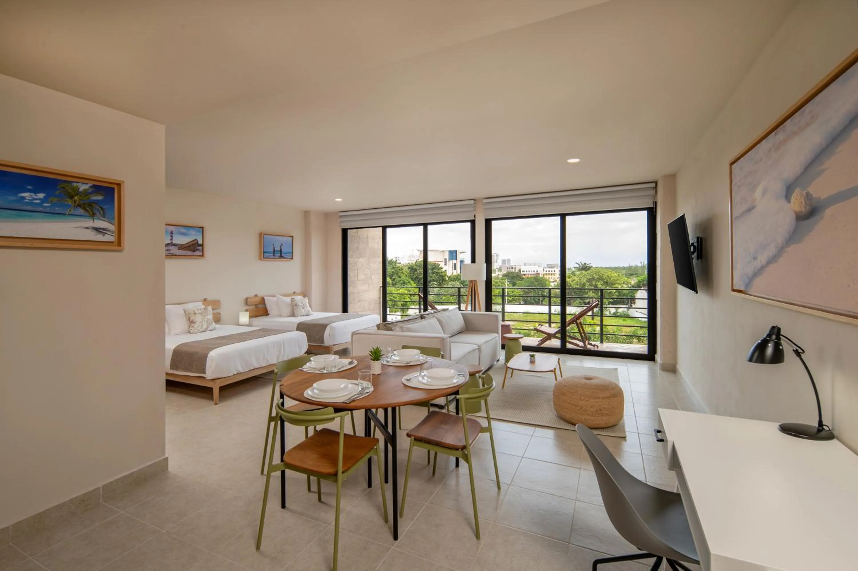 Suite with City View in Everglades Suites