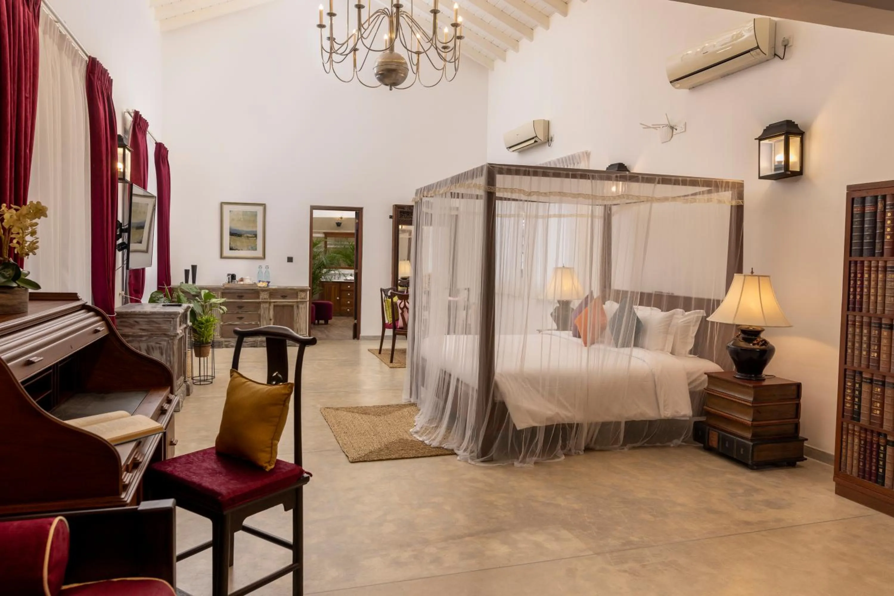 Deluxe Suite with Spa Bath in La Maison de Colombo