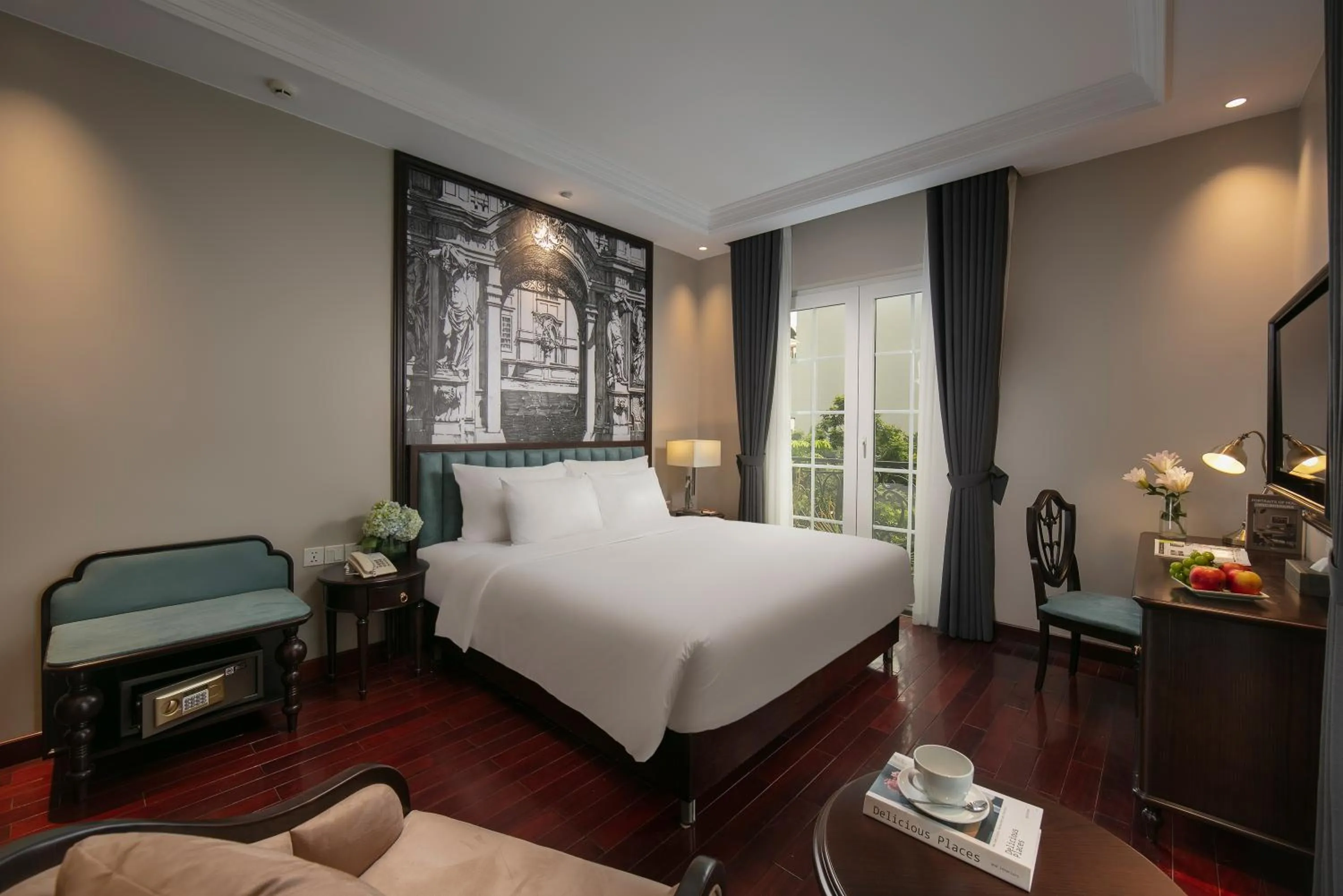 Executive Honeymoon Room with Balcony in Sunline Central Hotel