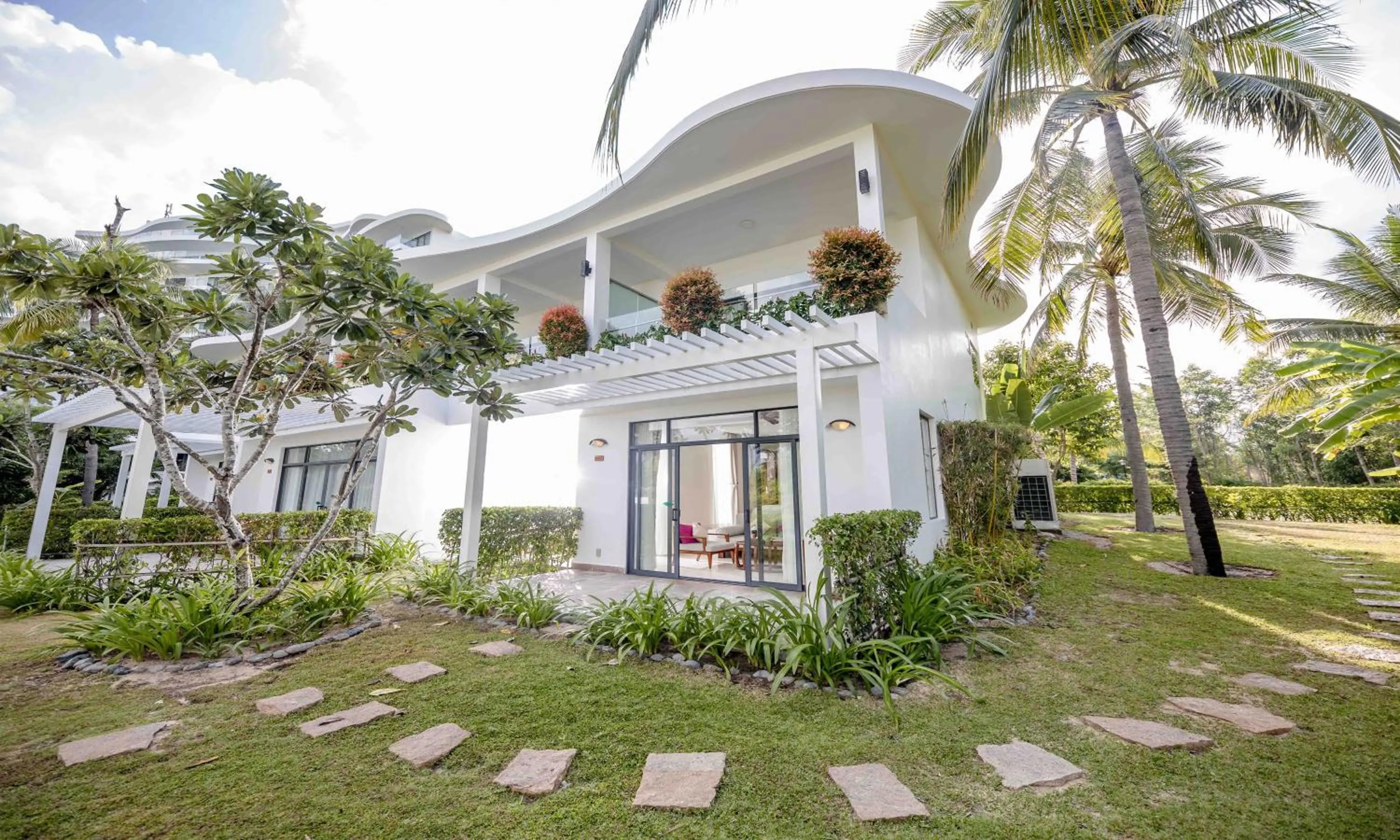 Terrace Pool Suite in Cam Ranh Riviera Beach Resort & Spa