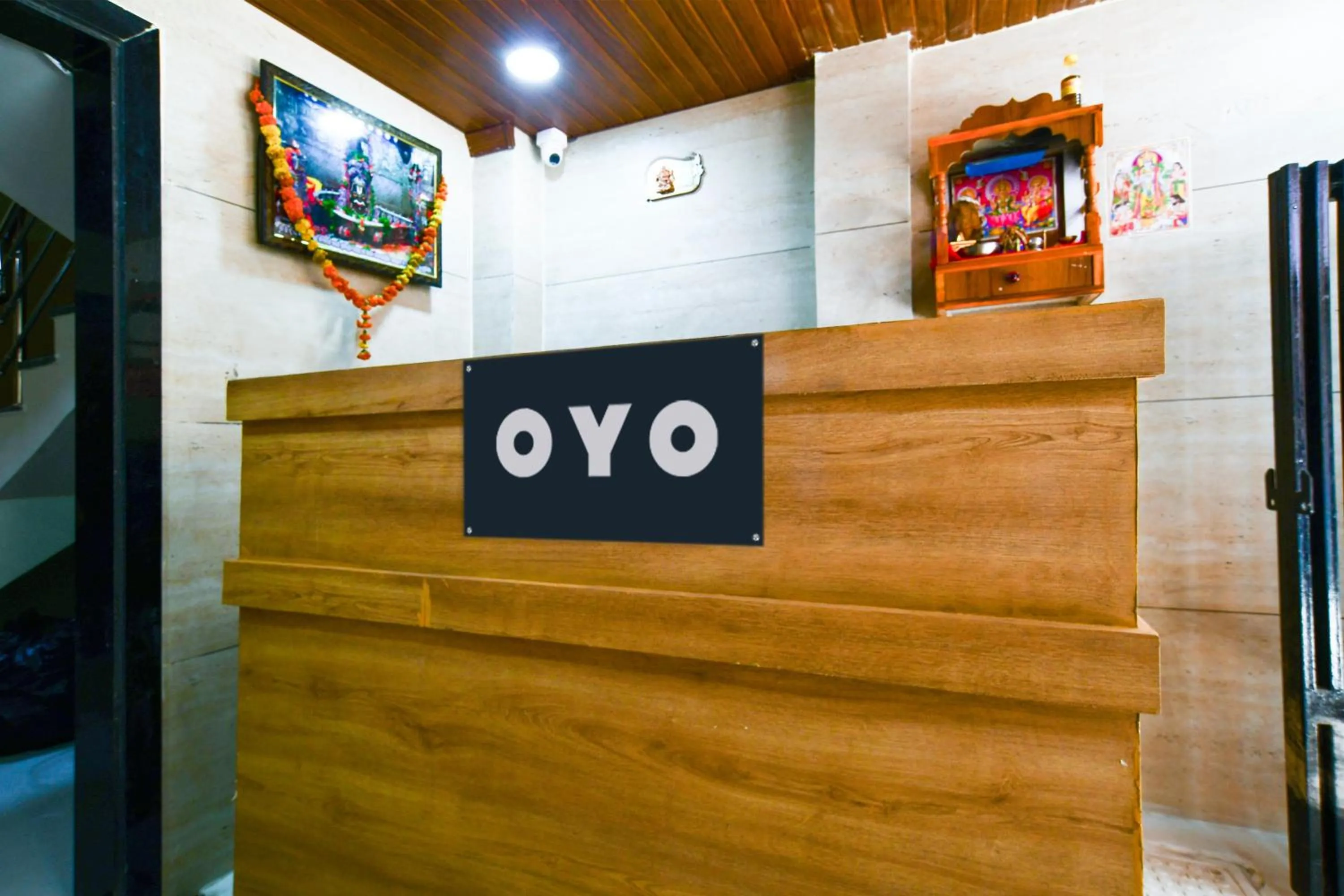 Hotel O D.V Near Medanta Hospital Indore