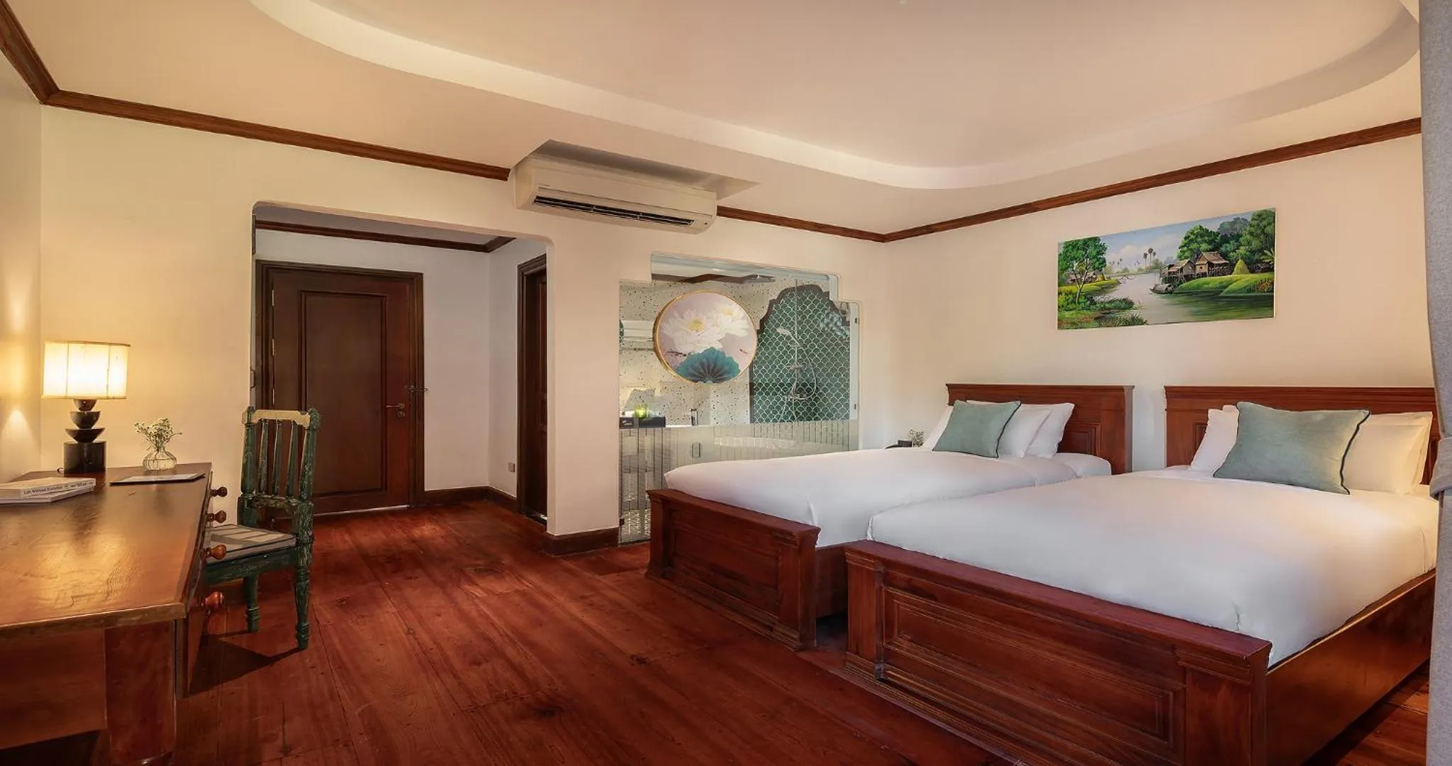 Premier with Bathtub (24 Hours Use of Room) in U Luang Prabang