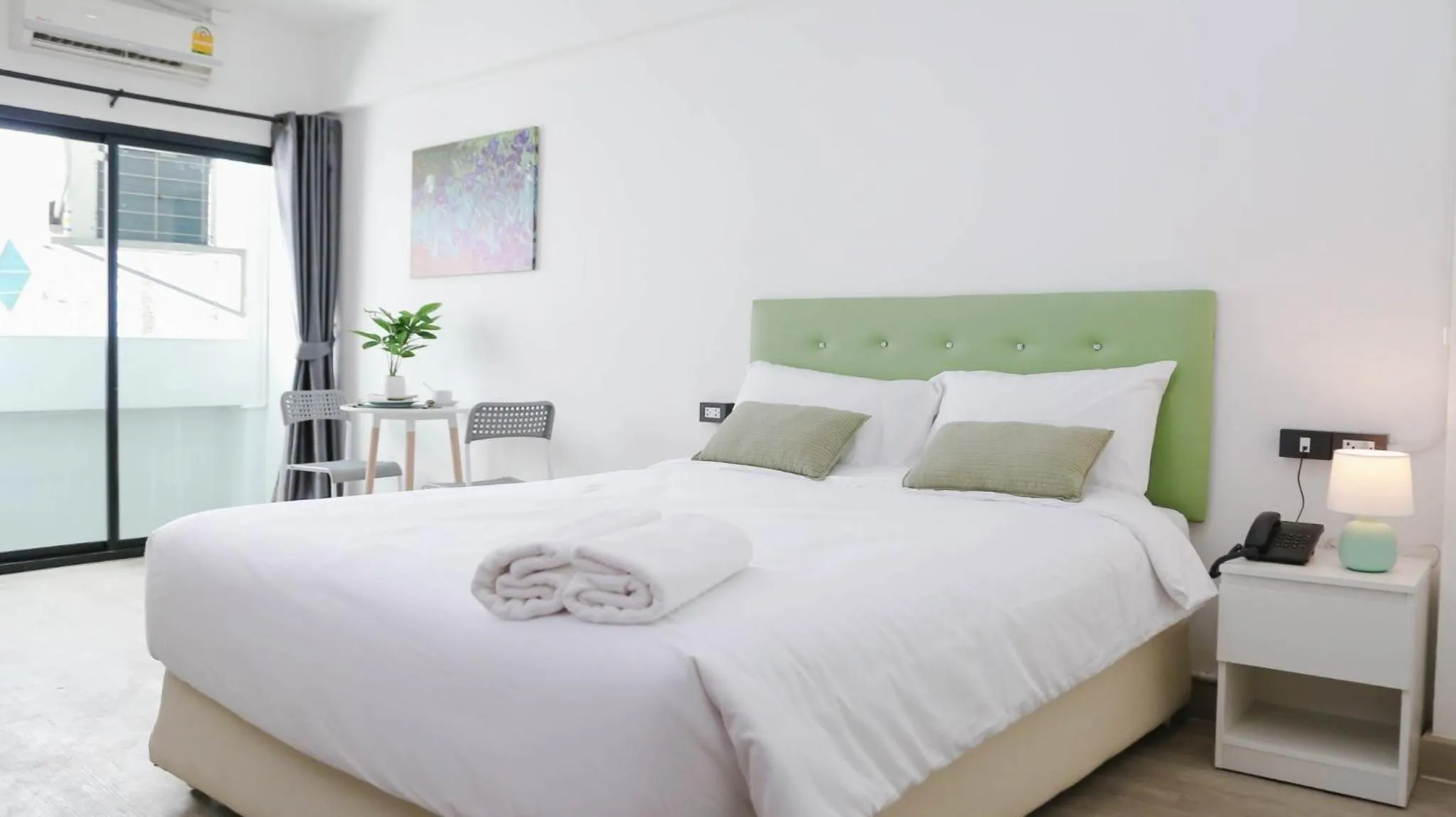 Deluxe Queen Room in Chana Bangkok Hotel