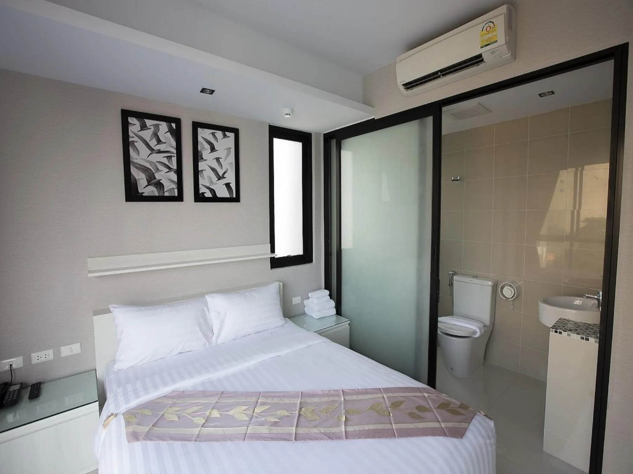 Standard Double Room in Serenotel Pattaya