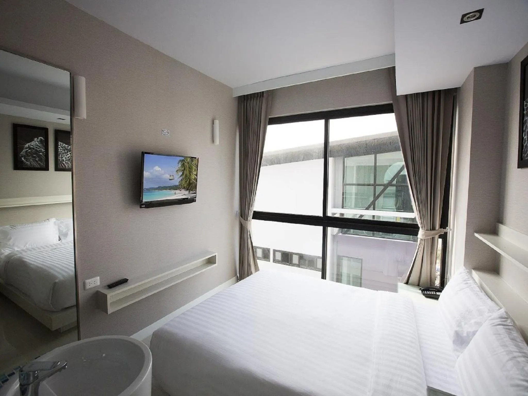 Standard Double Room in Serenotel Pattaya