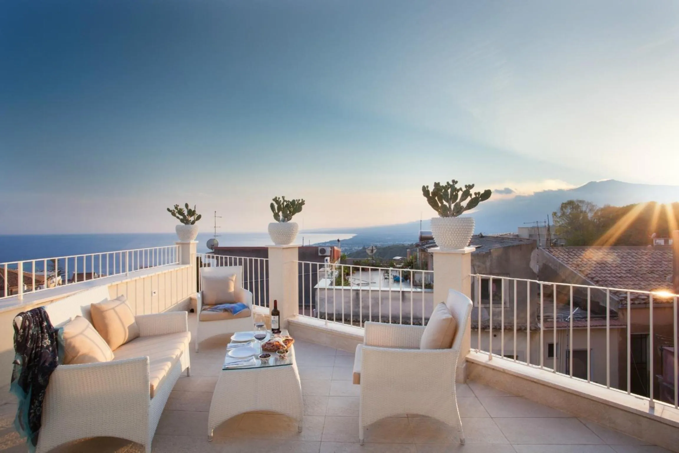 One-Bedroom Apartment with Terrace and Sea View in La Malandrina - Apartments & Suites