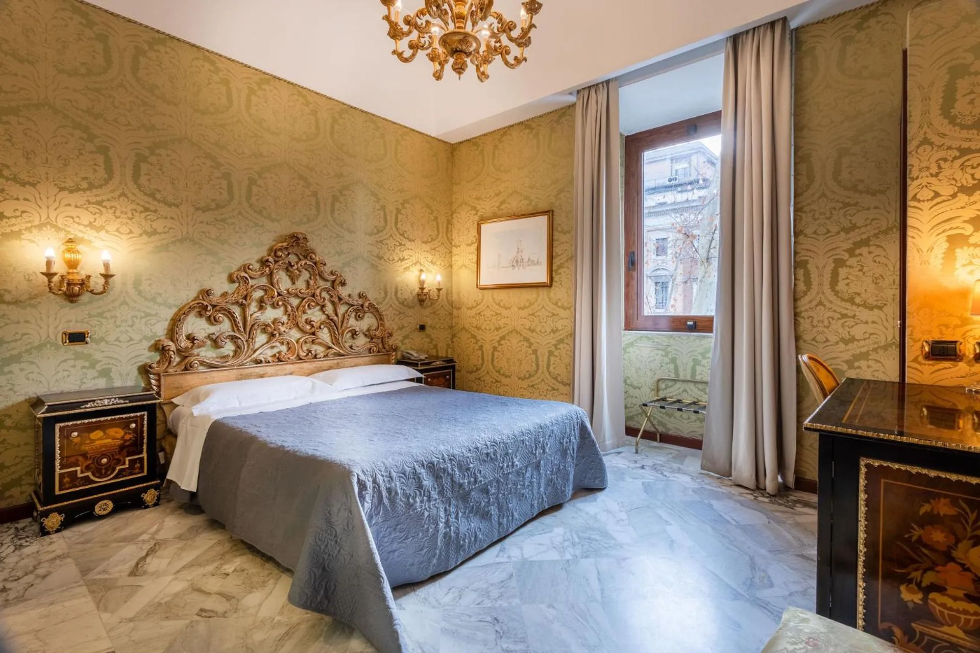 Classic Double or Twin Room in Hotel Des Epoques