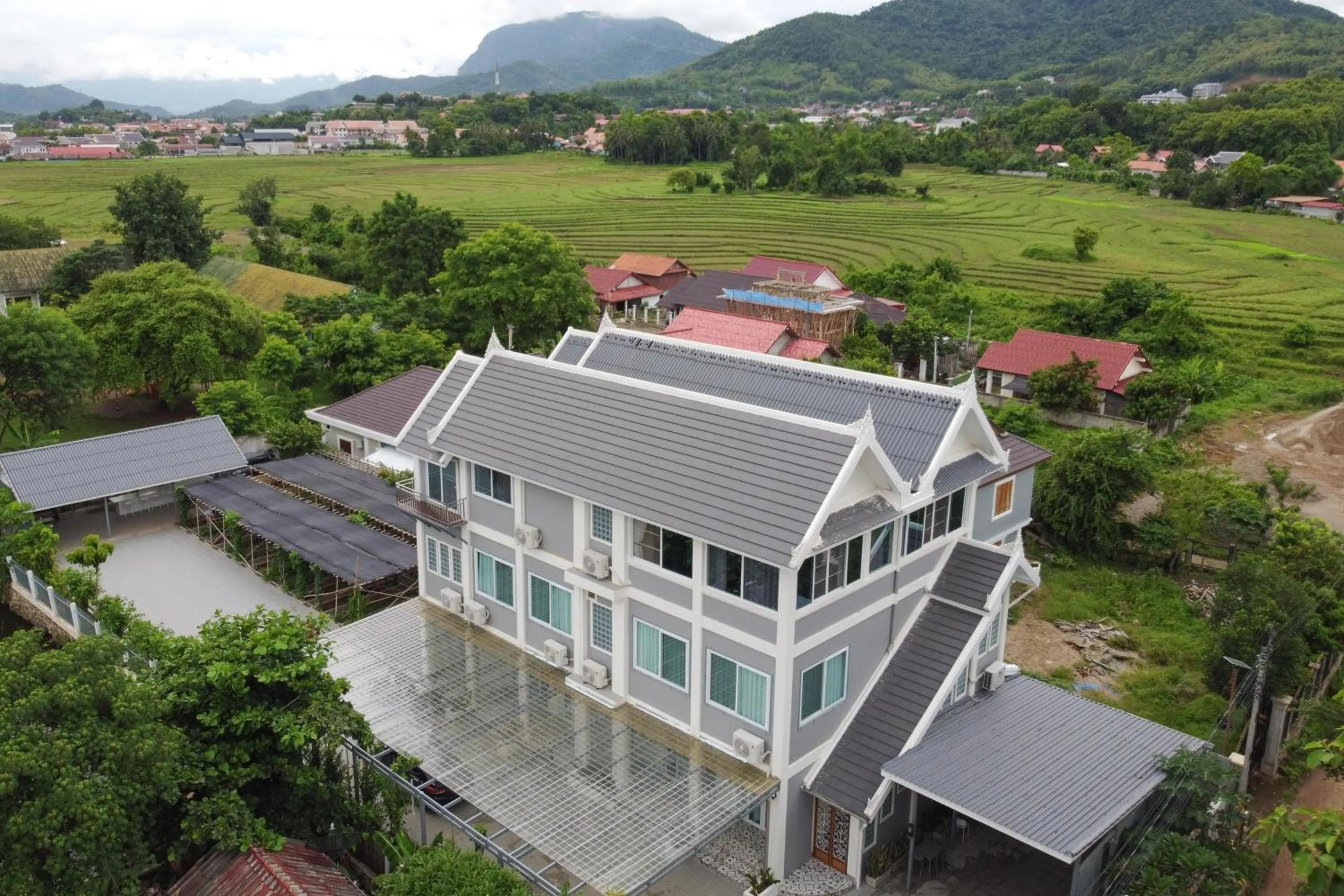 Garden House Rice Field and Mountain View