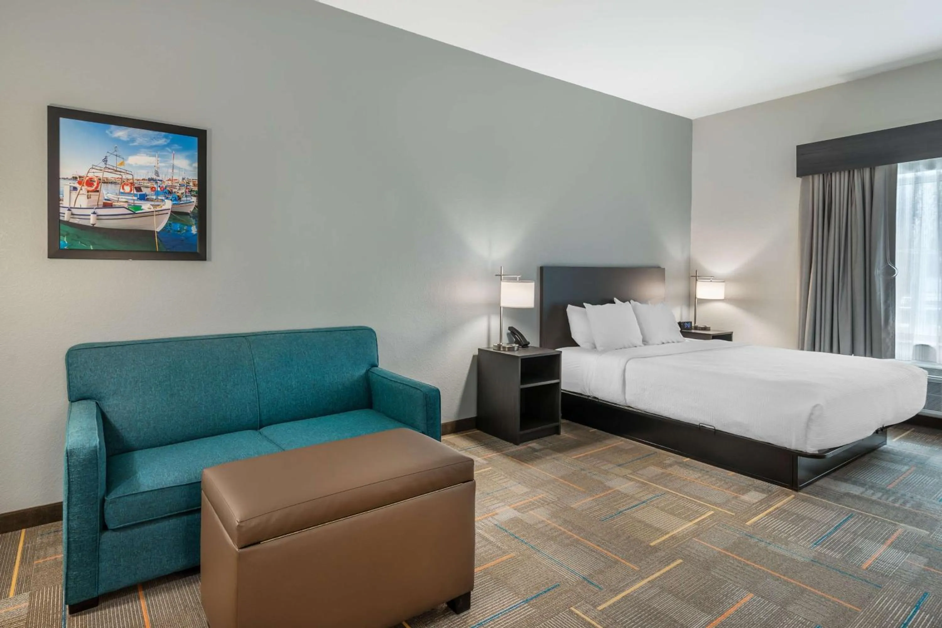 King Suite with Bath Tub, Sofa Bed and Full Kitchen - Disability Access/Non-Smoking in Best Western Plus Bluffton/Hilton Head Hotel