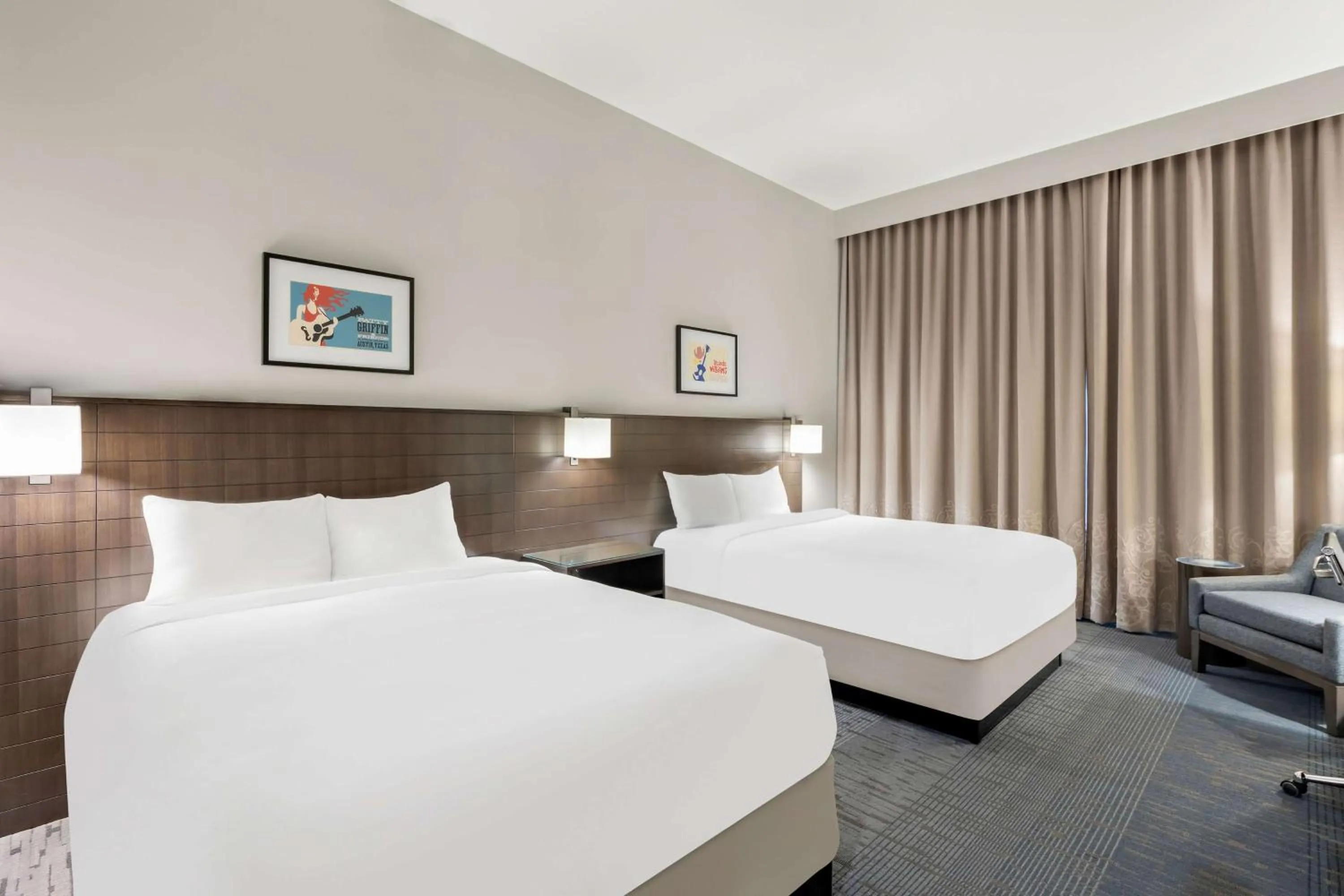 Deluxe Queen Room with Two Queen Beds with Tub - Mobility/Hearing Accessible in Sonesta Bee Cave Austin Hill Country