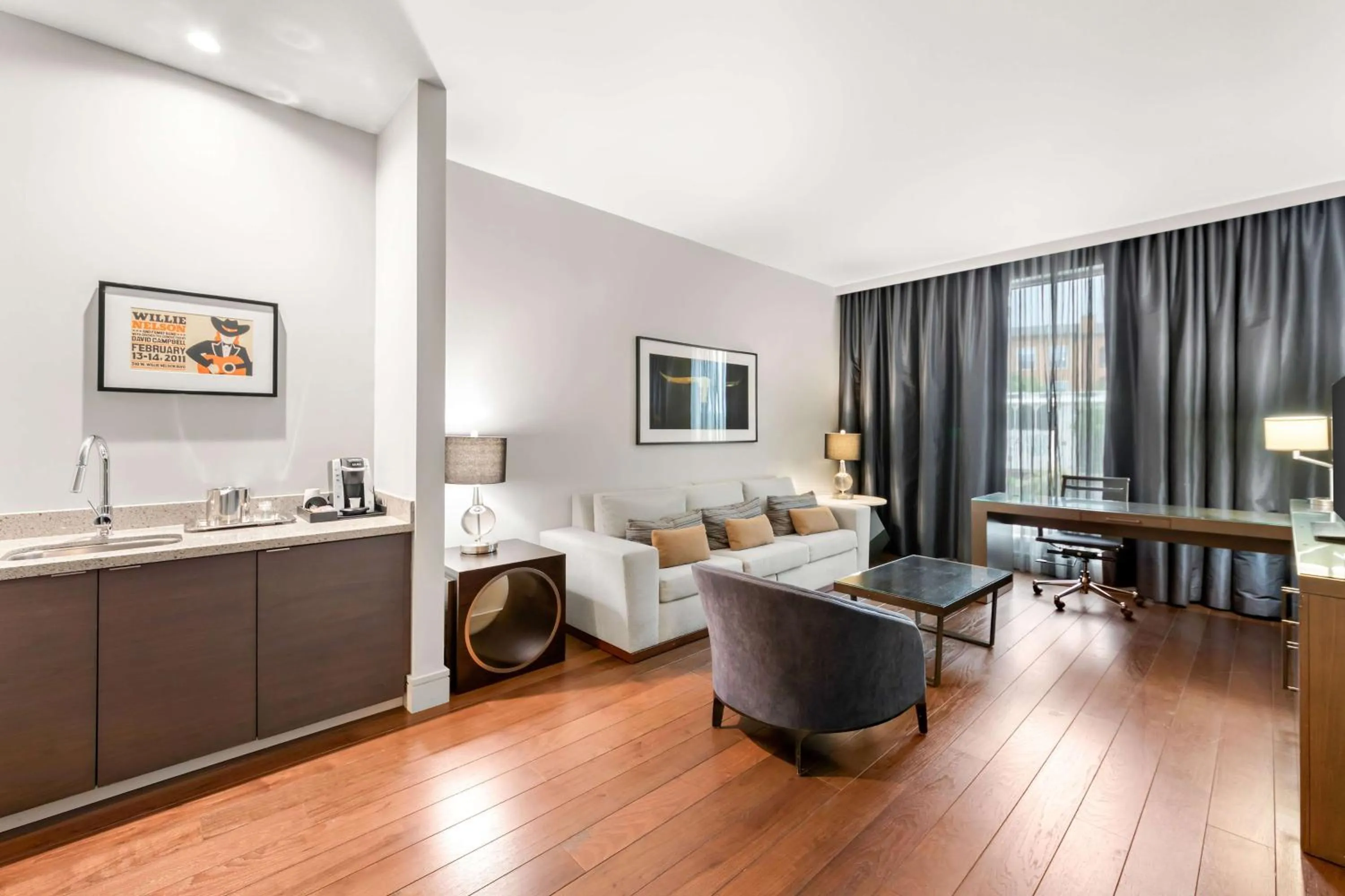 King Parlor with Murphy Bed in Sonesta Bee Cave Austin Hill Country