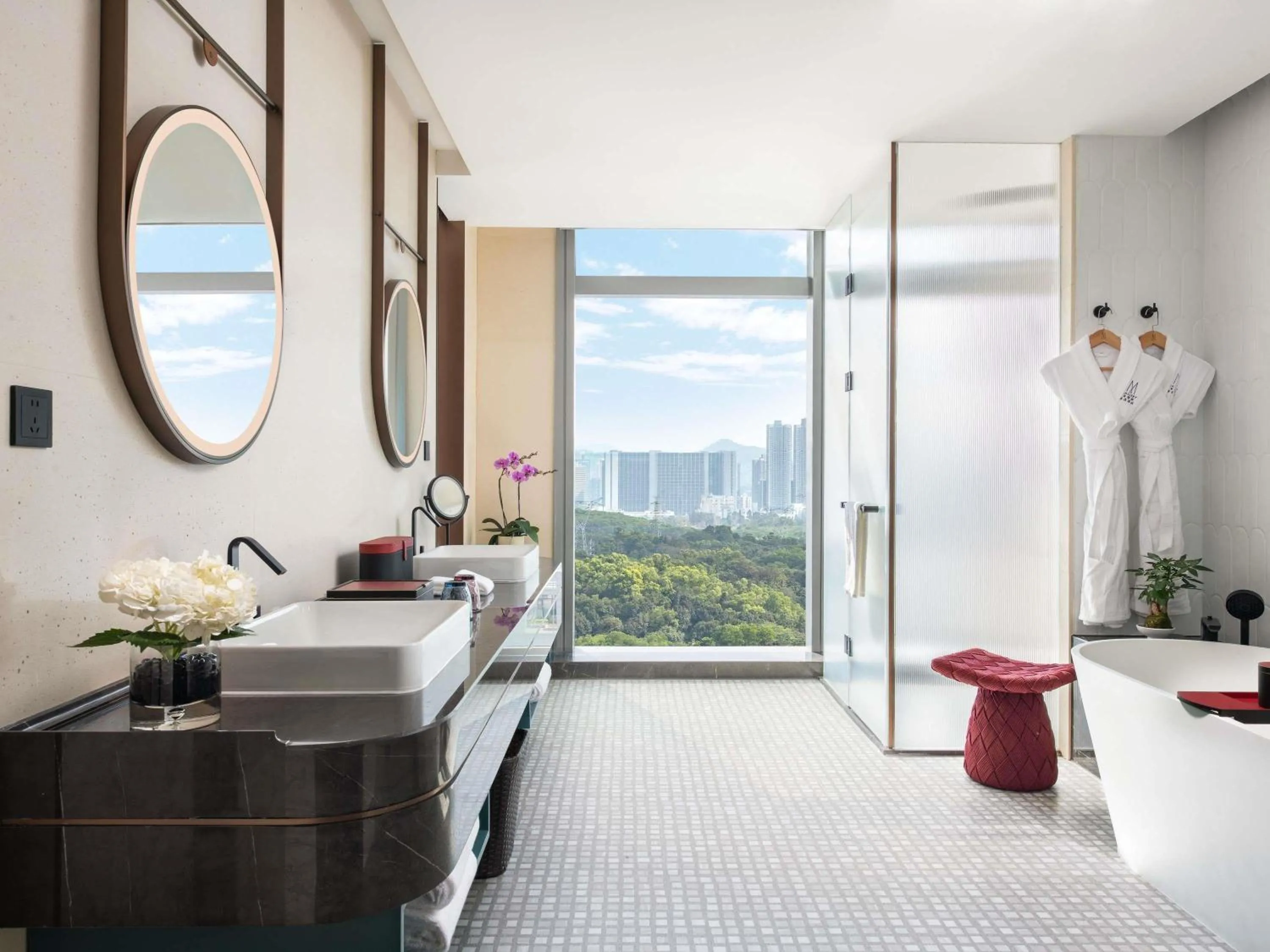 Deluxe Suite, M Lounge Access, 1 King Size Bed, City View in Fashion Town Hotel Shenzhen MGallery Collection