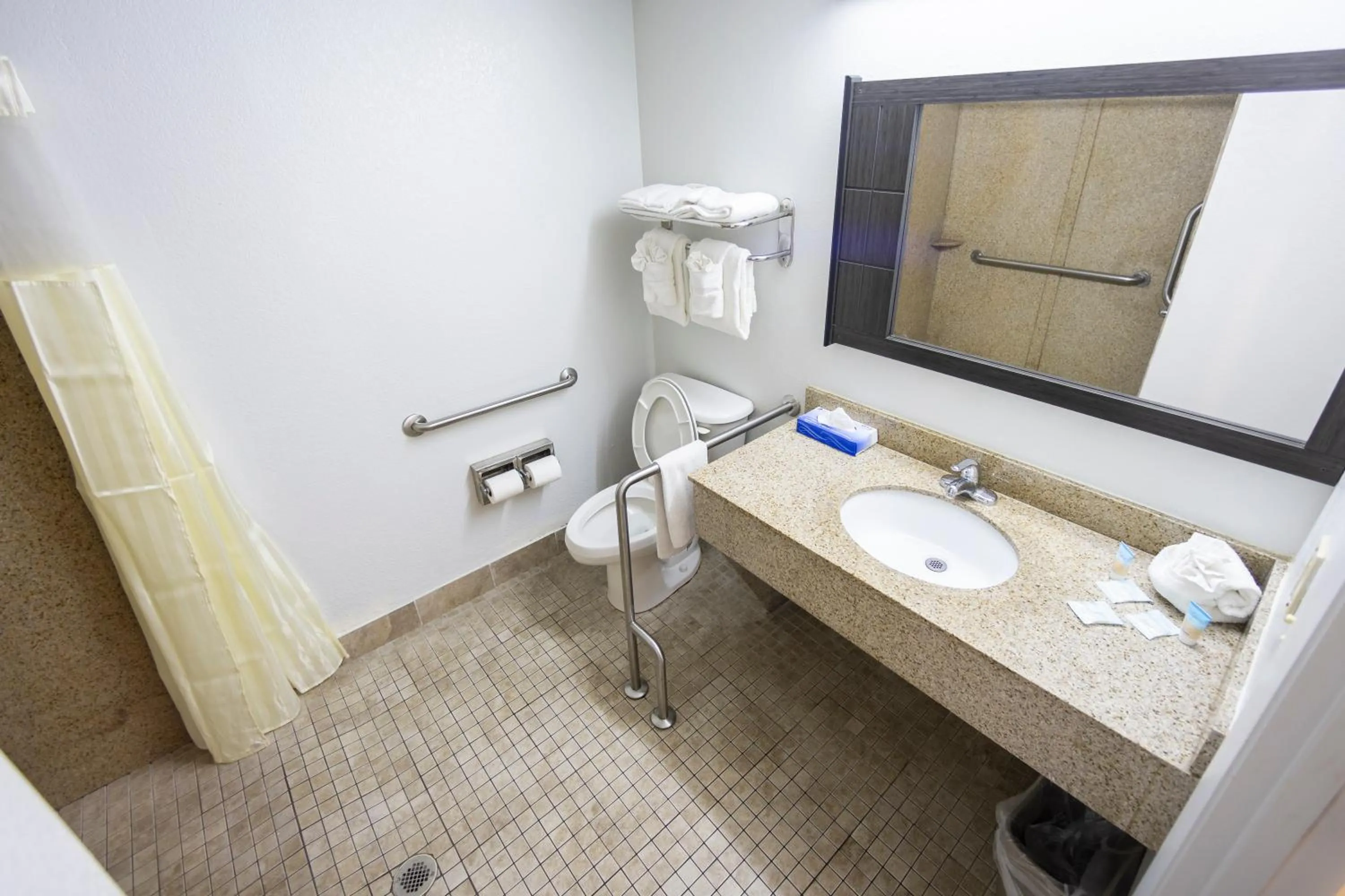 King Room - Disability Access - Non-Smoking in Ocean Breeze Inn