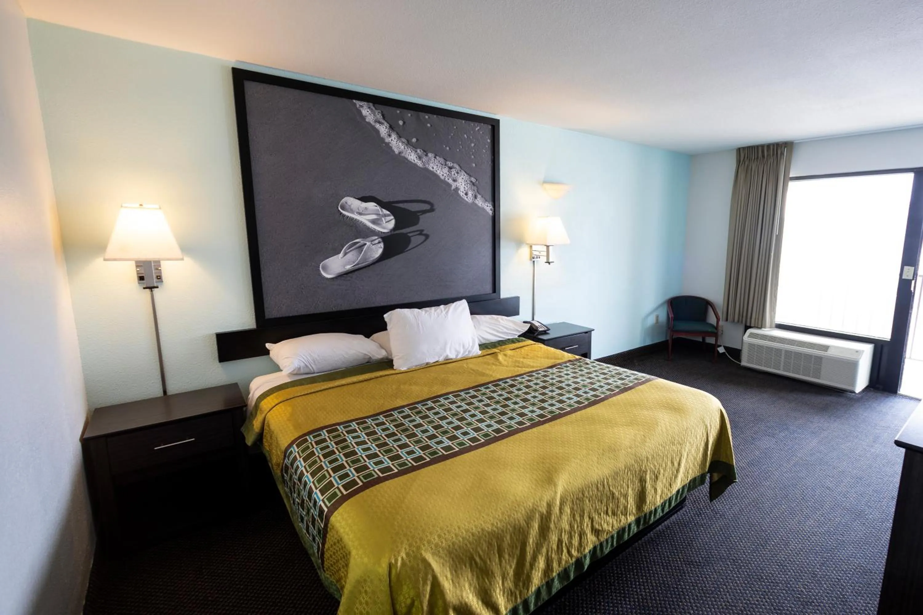 King Room - Non-Smoking in Ocean Breeze Inn