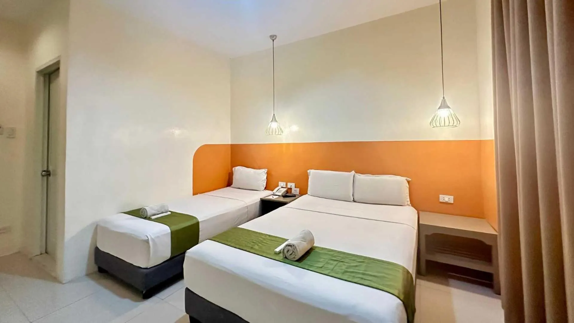 Deluxe Double or Twin Room in Travelbee Capitol Inn