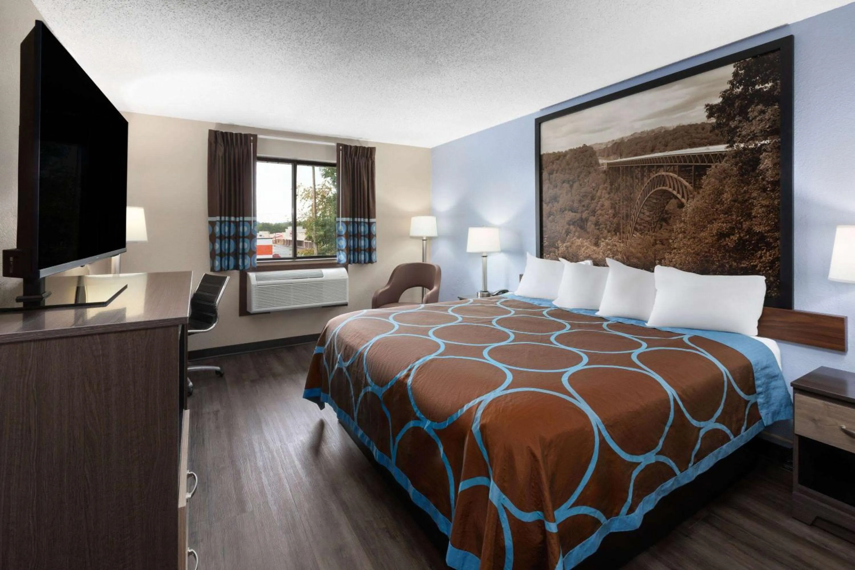 King Room - Non-Smoking in Super 8 by Wyndham Summersville - New River National Park