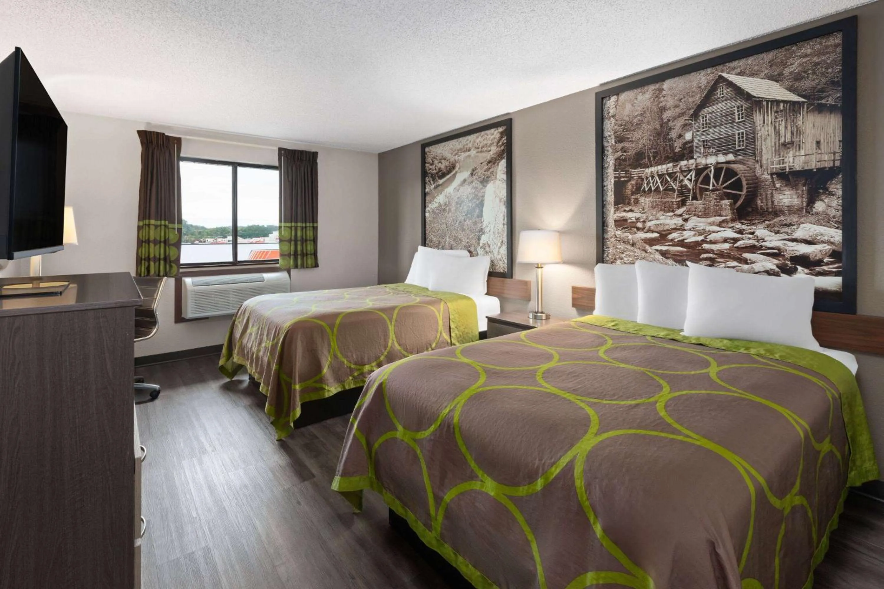 2 Double Beds, Non-Smoking in Super 8 by Wyndham Summersville - New River National Park