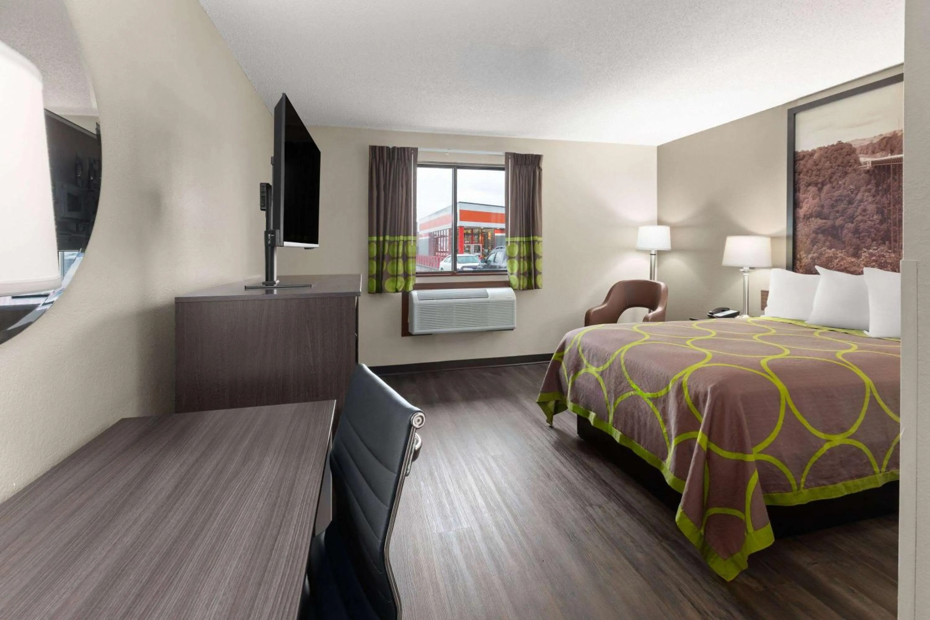 Double Room with Bathtub with Grab Bars - Mobility Accessible/Non-Smoking in Super 8 by Wyndham Summersville - New River National Park