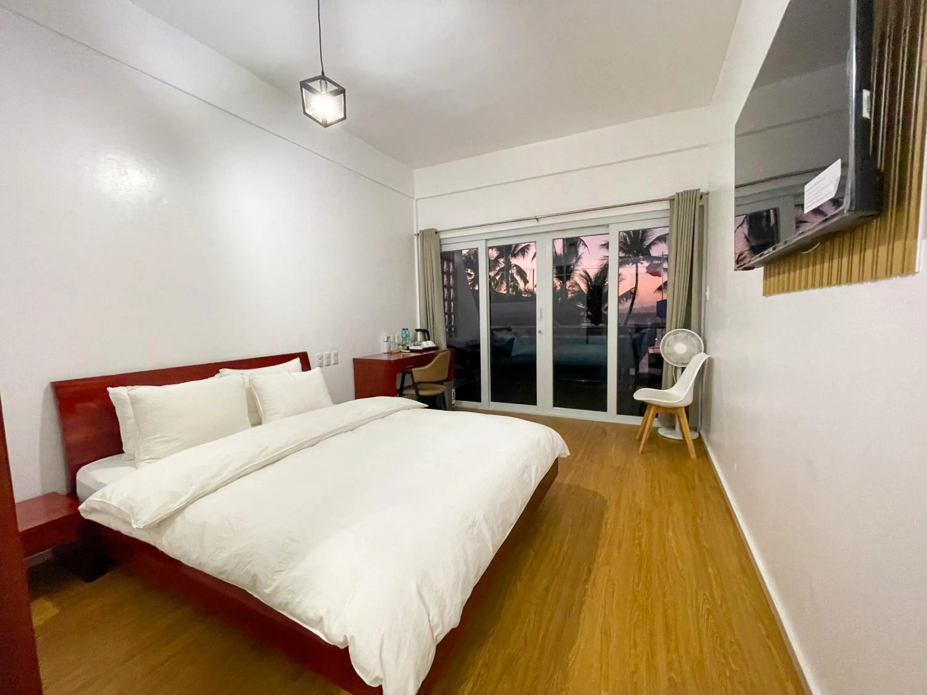 Deluxe Double Room with Side Sea View in Montani Beach Resort Puerto Galera powered by Cocotel