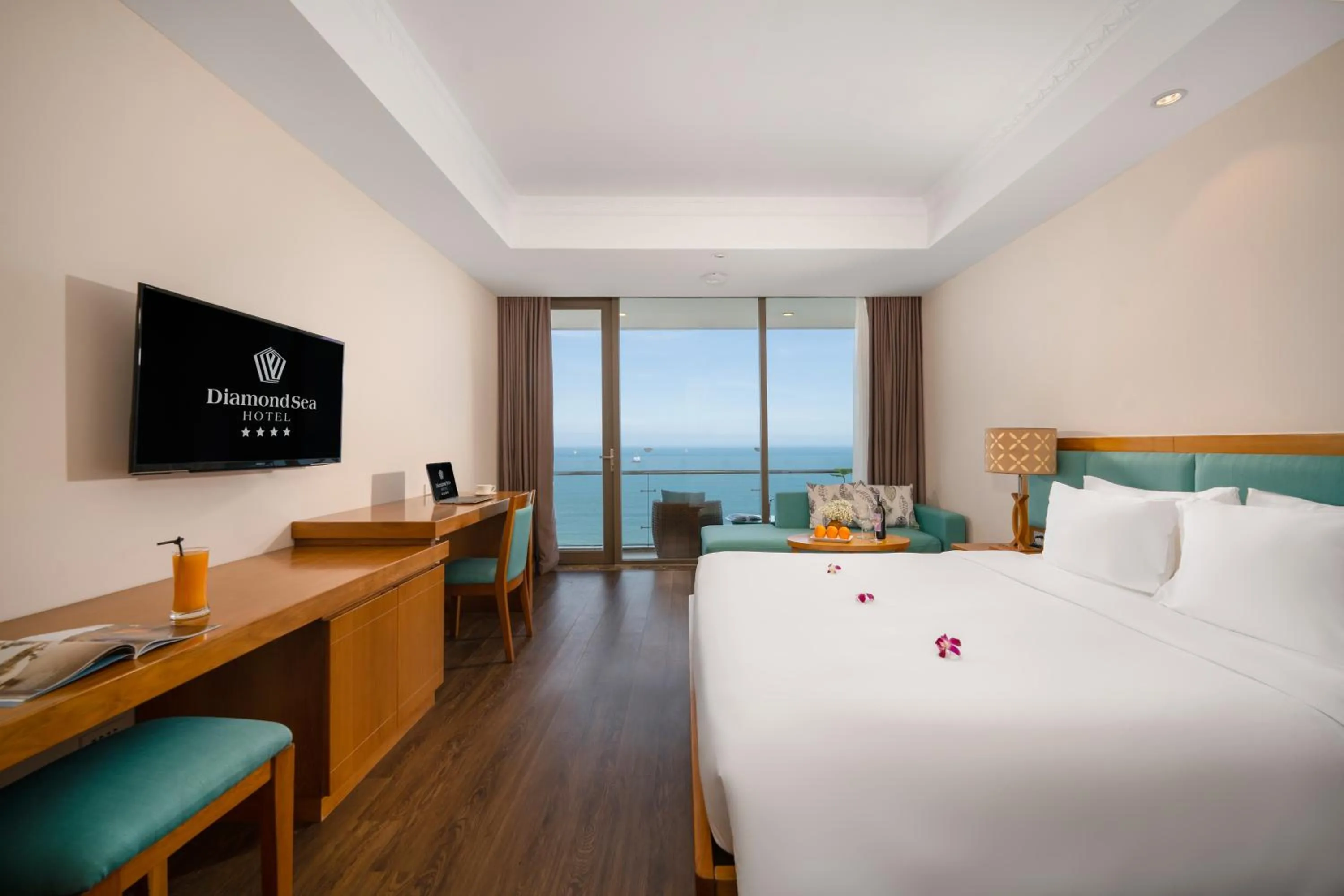 Premier Double with Balcony - Ocean View in Diamond Sea Hotel