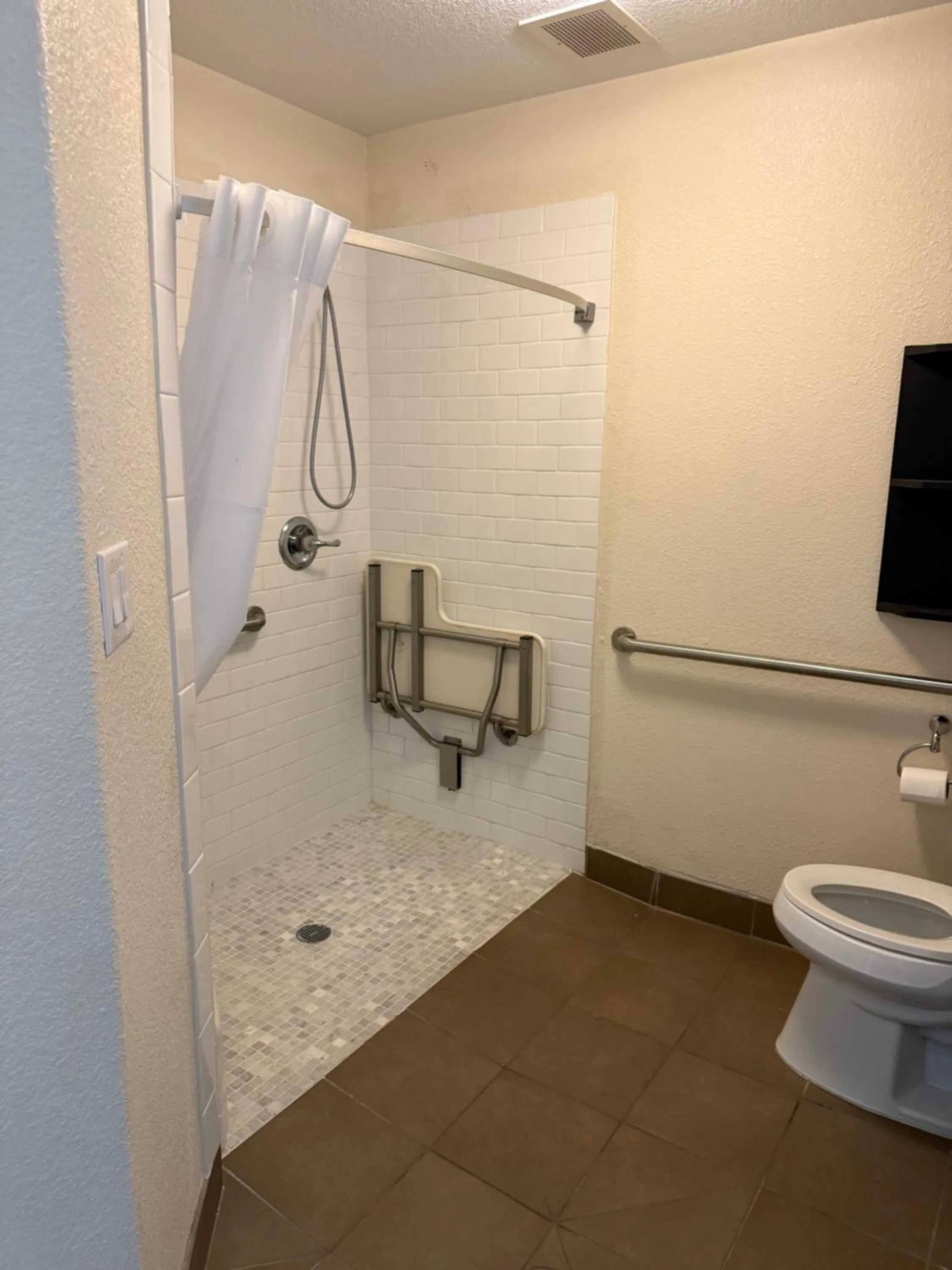 Queen Studio Suite with Two Queen Beds - Mobility Access Tub/Non-Smoking in Candlewood Suites Cotulla by IHG
