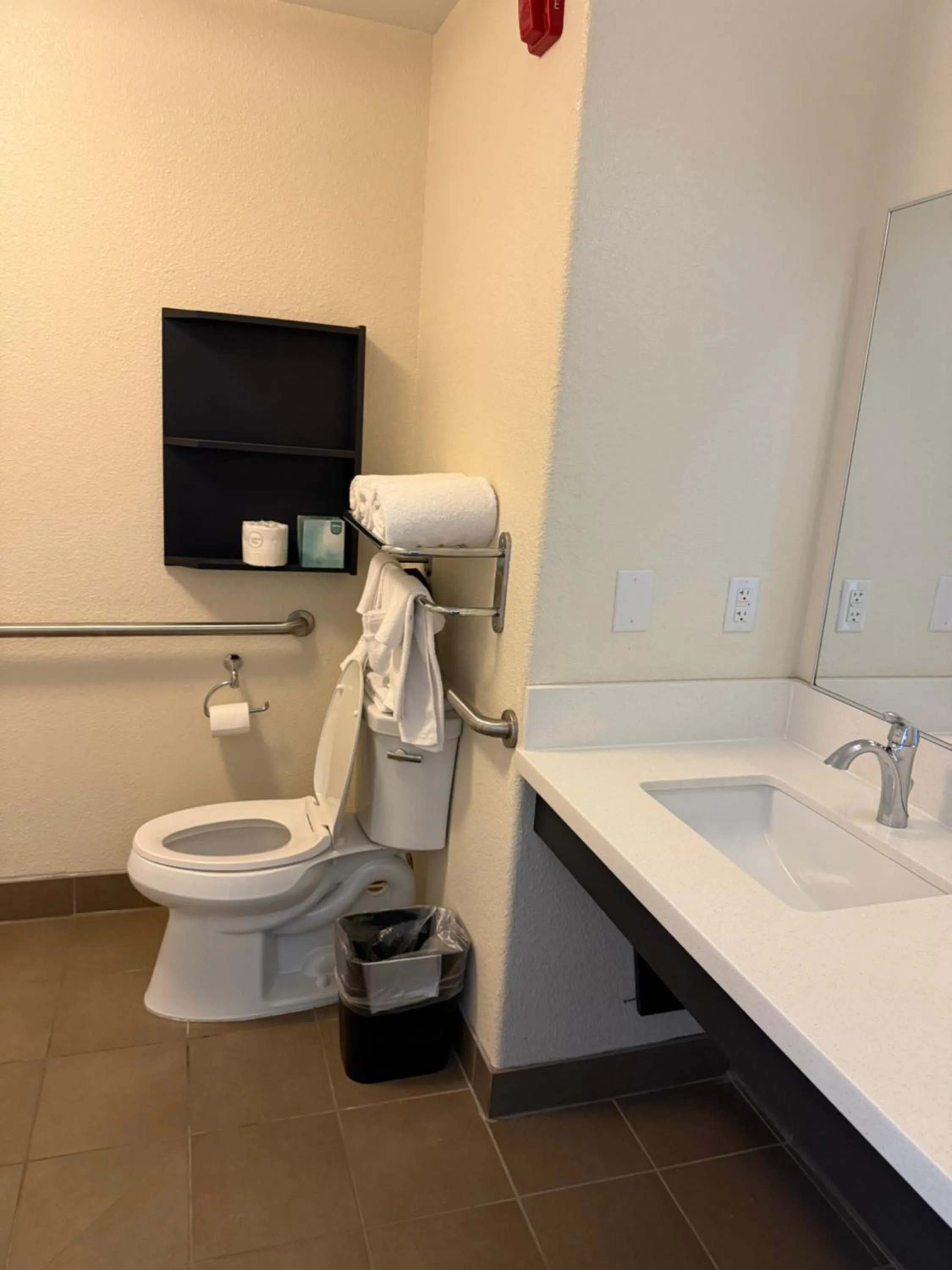One-Bedroom King Suite in Candlewood Suites Cotulla by IHG
