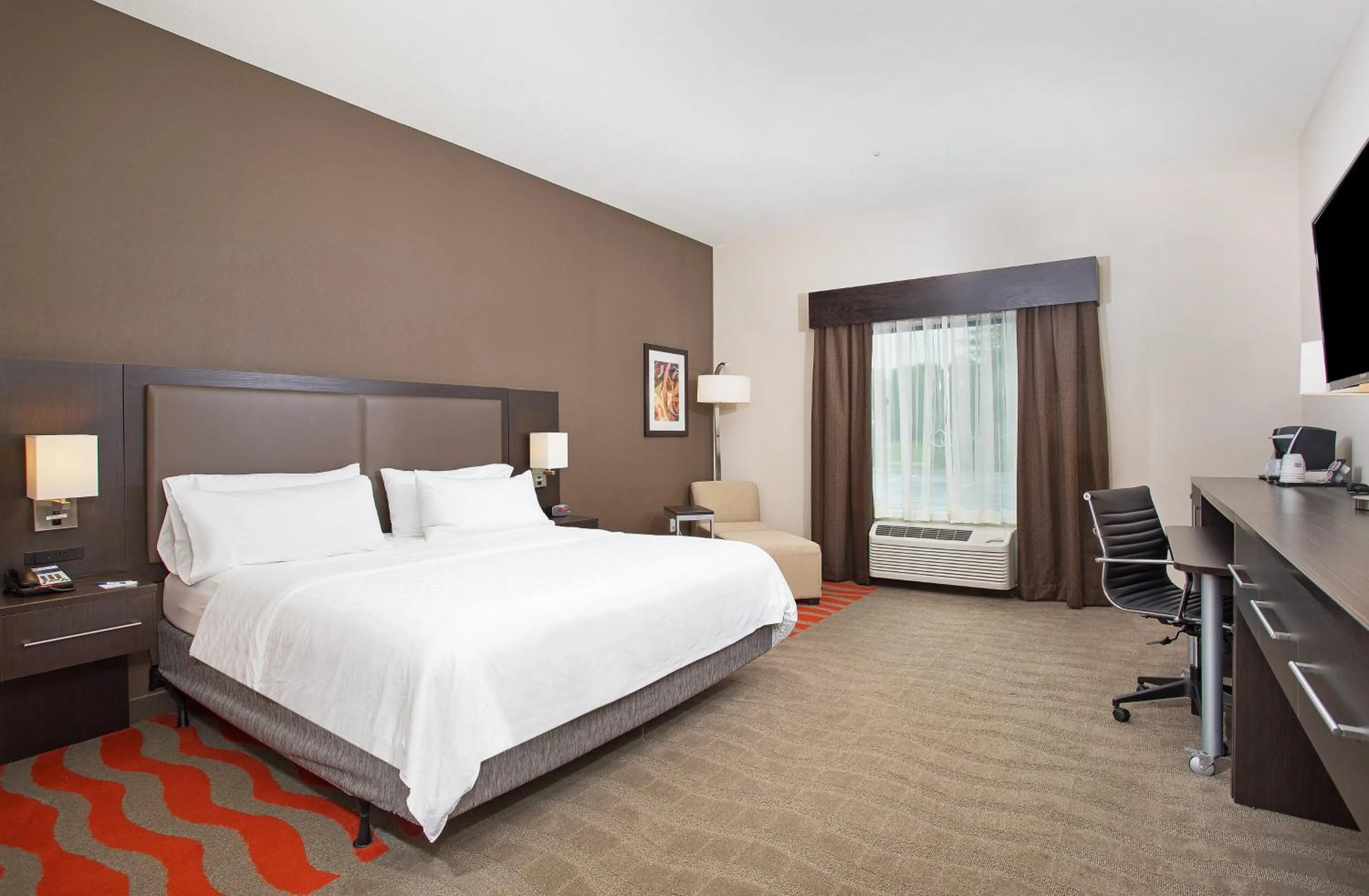 Deluxe Suite in Holiday Inn Express Hotel & Suites Glasgow by IHG