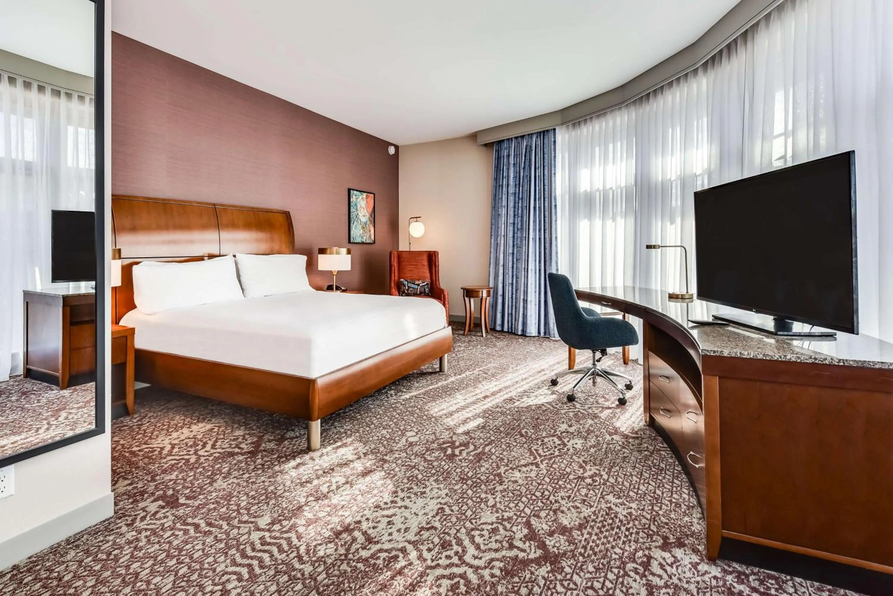 King Room with City View in Hilton Garden Inn Alexandria Old Town National Harbor