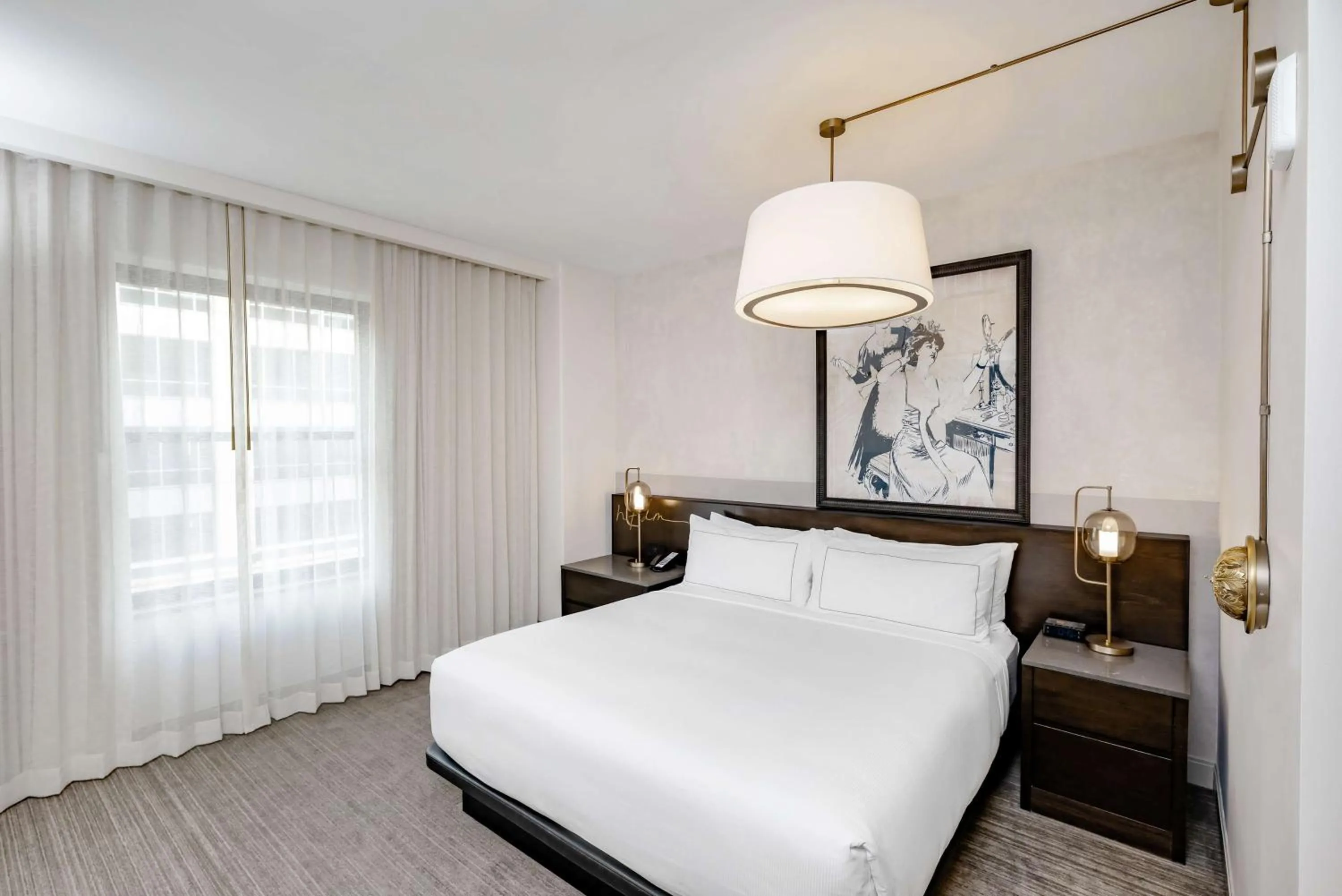 King Room in Hotel Fort Des Moines, Curio Collection By Hilton