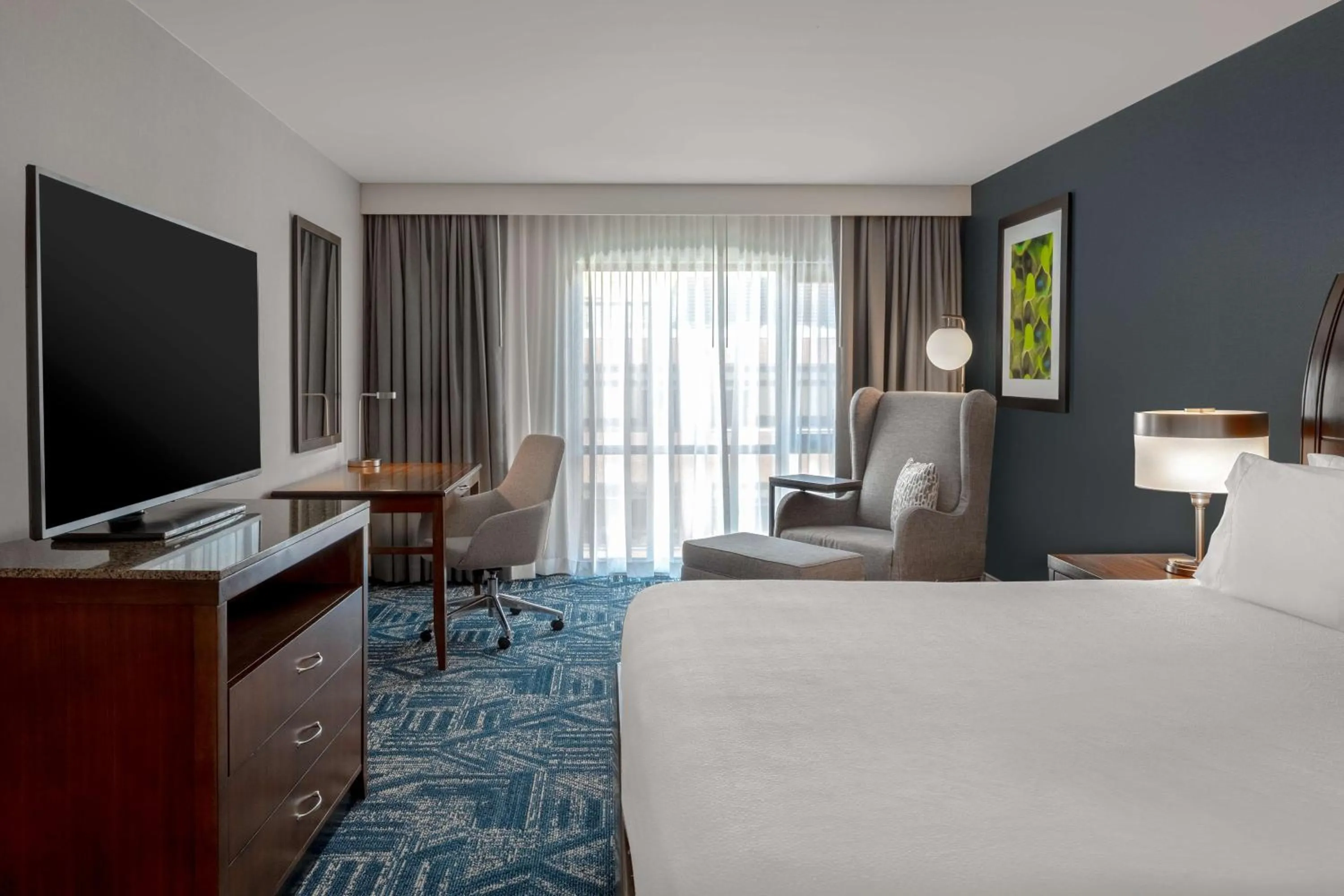 King Room in Hilton Garden Inn Burlington Downtown