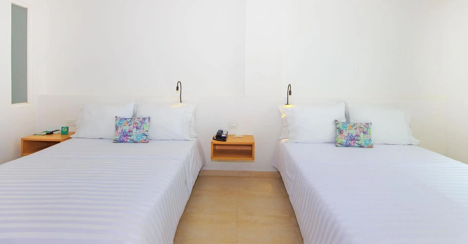 Twin Room in Del Mar Hotel