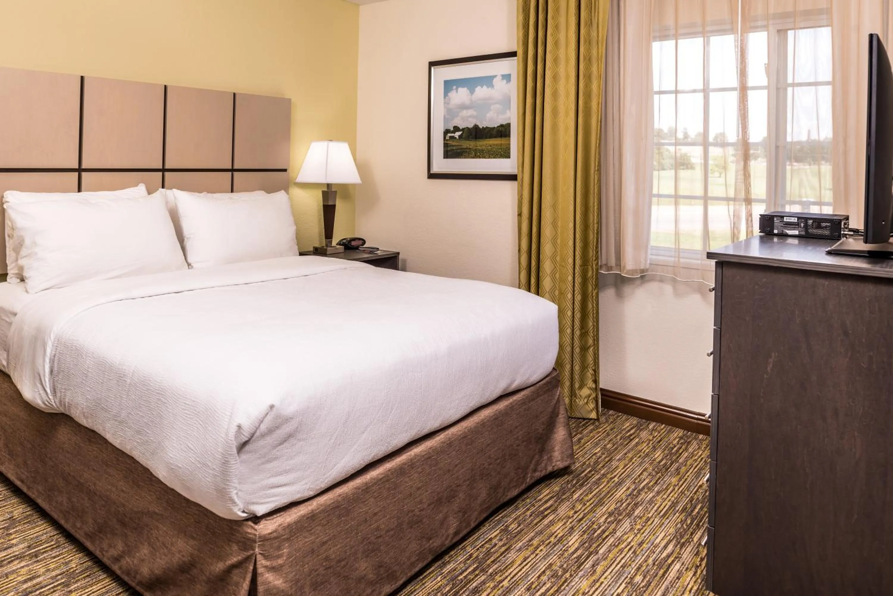 One-Bedroom Queen Suite -Non-Smoking in Candlewood Suites - Topeka West by IHG