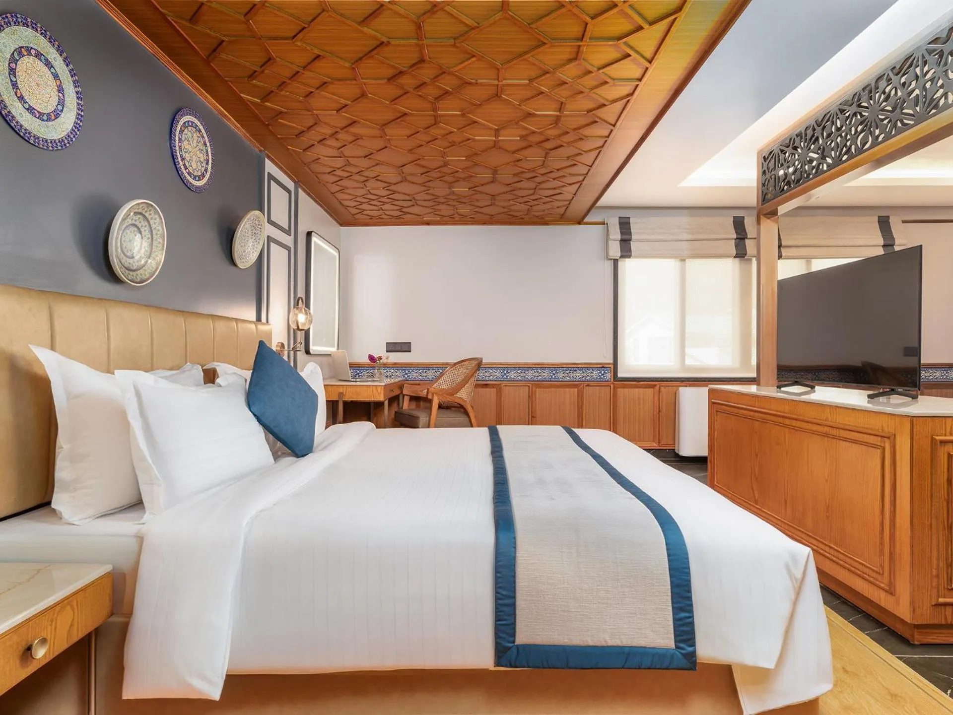 Superior King Room in The Vale Lodge