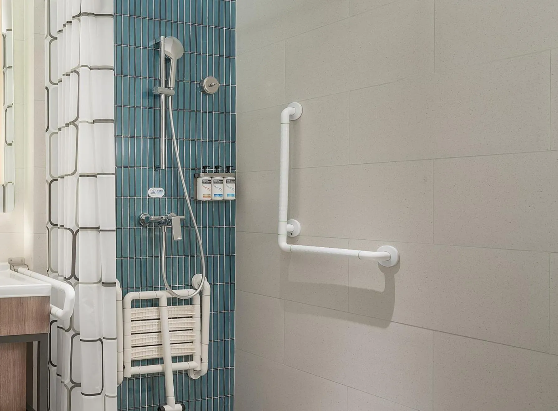 Double Room with Two Double Beds - Mobility Accessible in Holiday Inn Express Nanchang High-Tech Zone by IHG