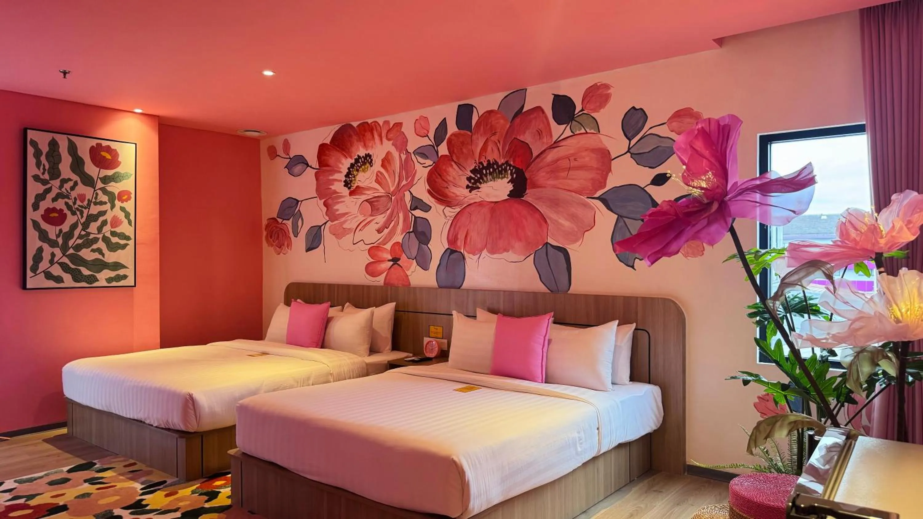 Thematic Room for 4 in Yellow Bee Resort Cililitan