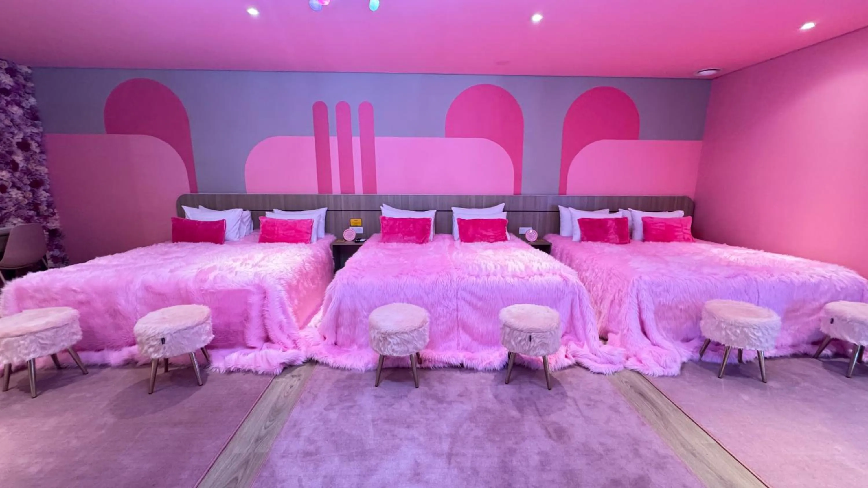 Bridal Suite for 9 in Yellow Bee Resort Cililitan