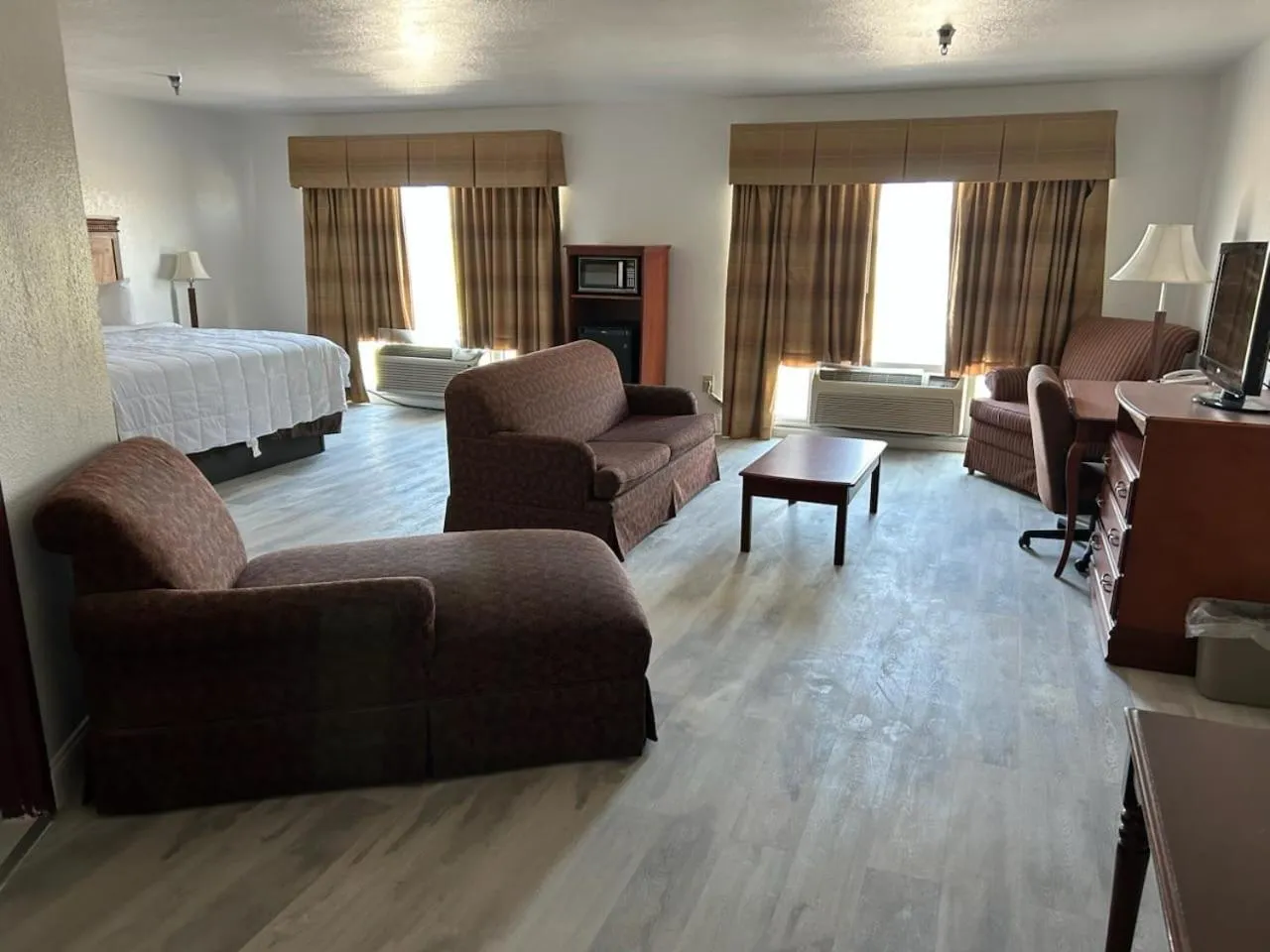 Executive Suite in Precious Hotel