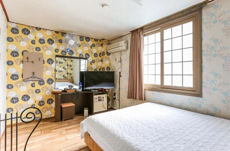 Double Room in Seogwipo Roksan