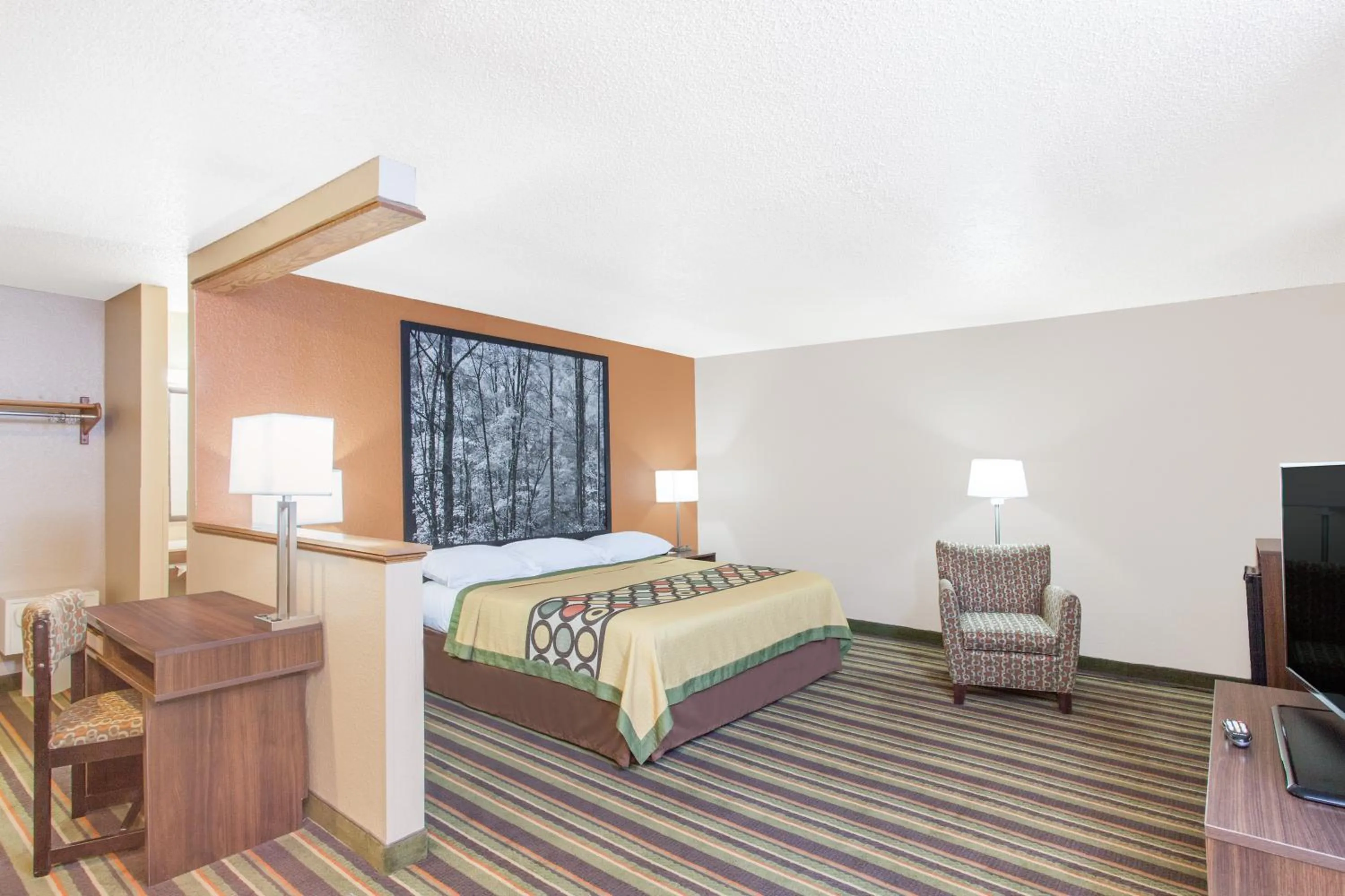 King Studio Suite - Non-Smoking in Super 8 by Wyndham Norton VA