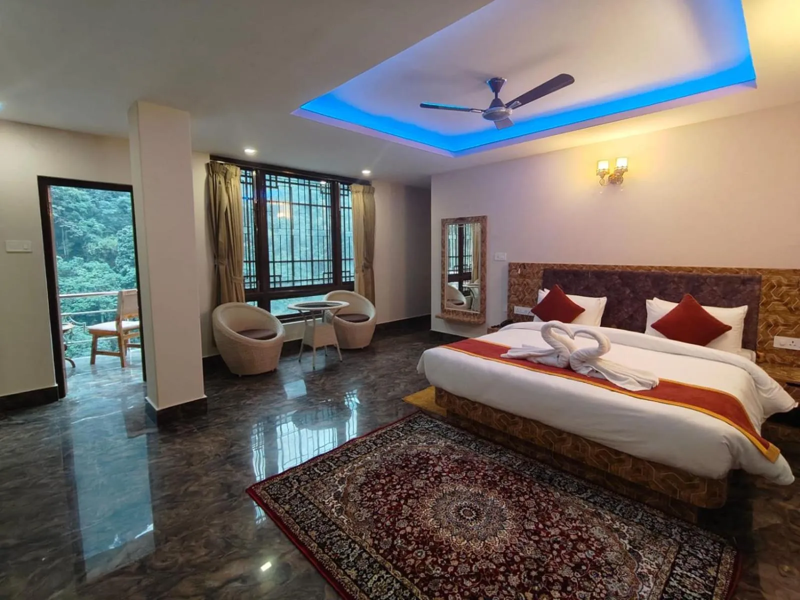 Superior King Room - single occupancy in Nature's Nest Resort