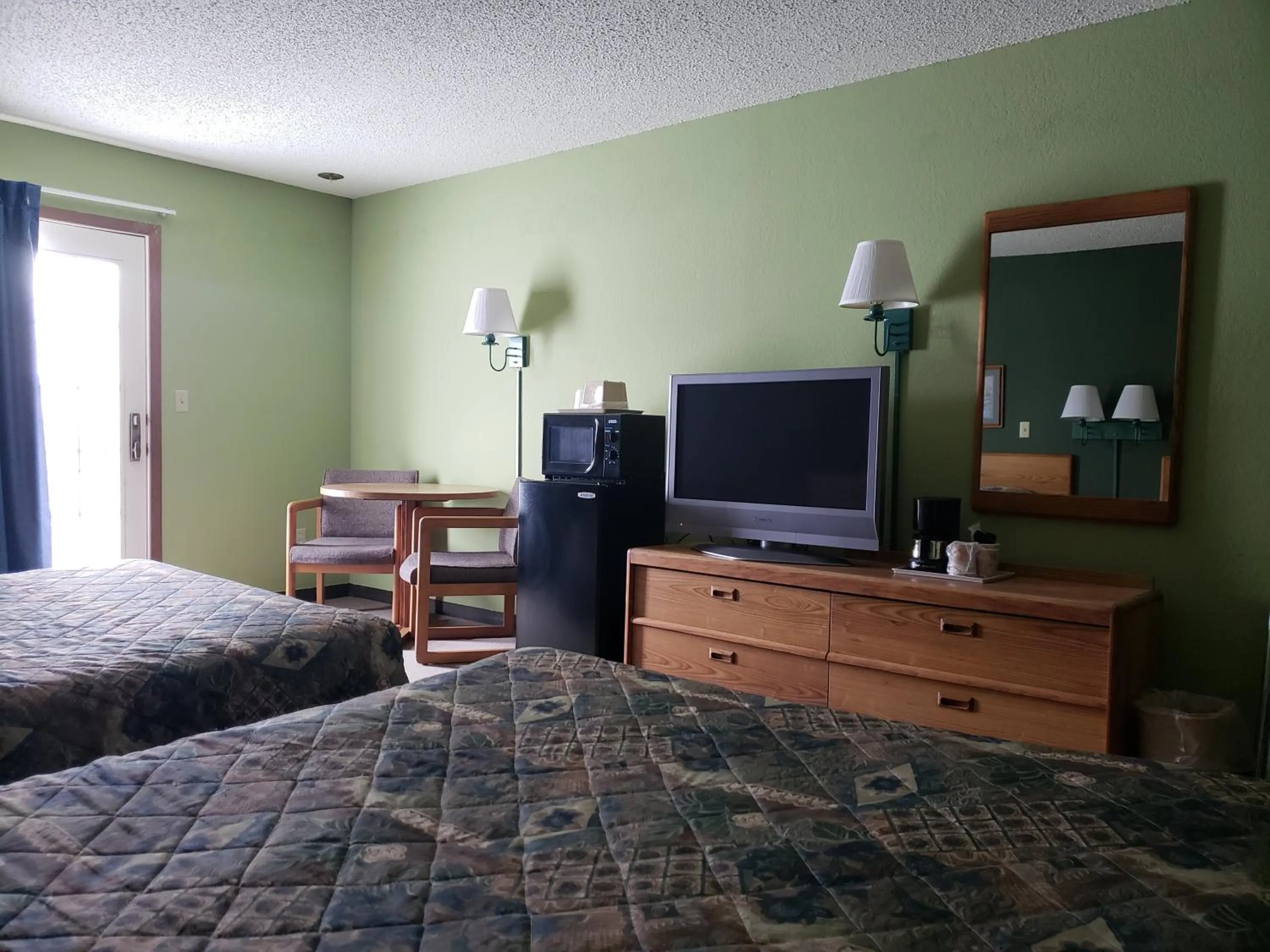 Double Queen with City View and Handicap in Harbor Lights Lodge