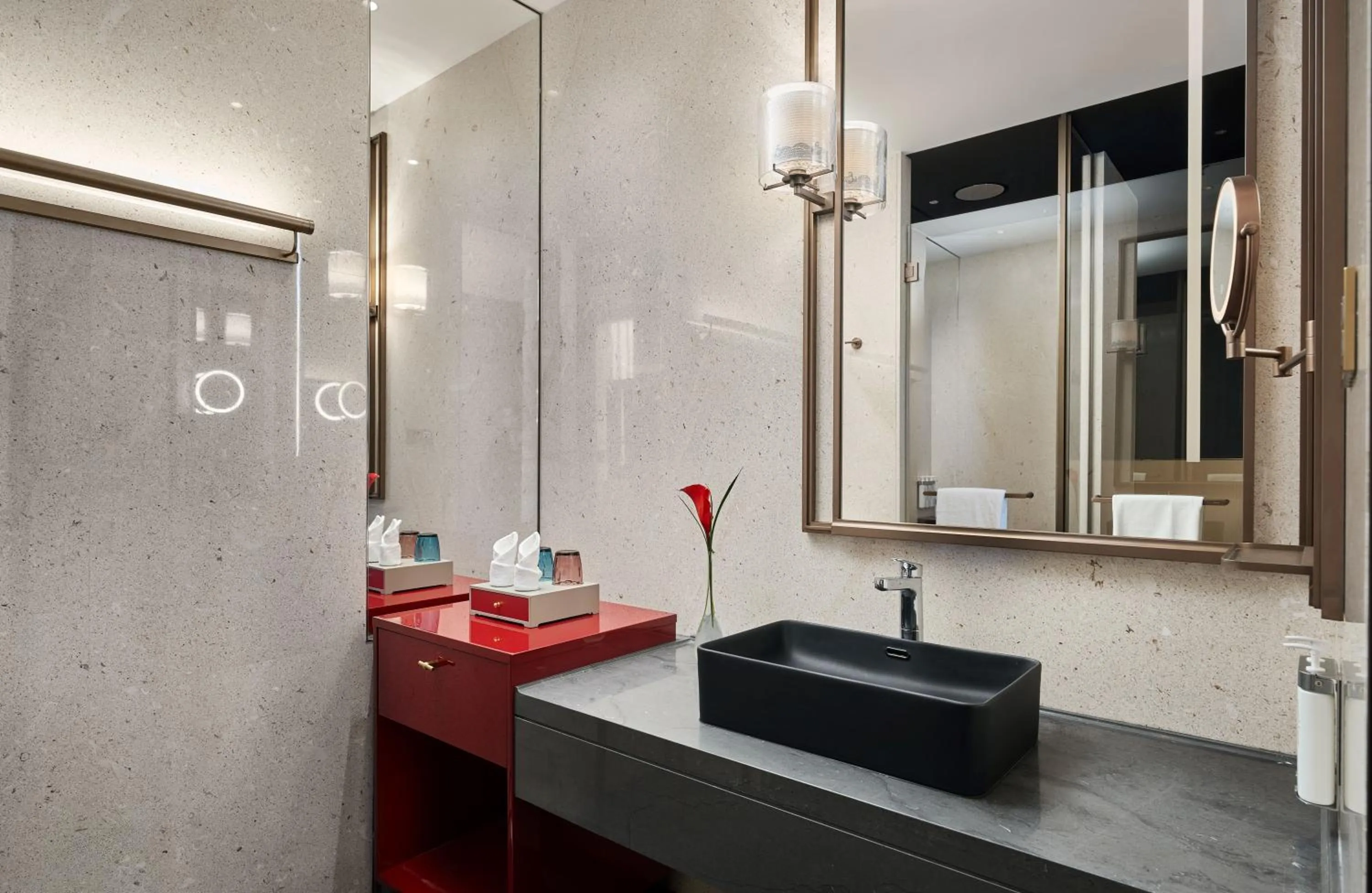 Standard Double Room with Two Double Beds in HUALUXE Shenzhen Bao'an