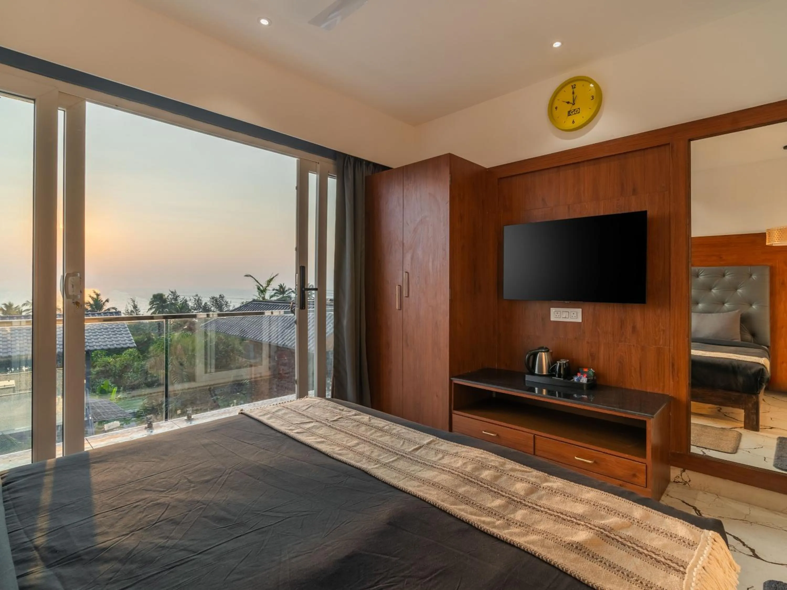 Deluxe Double Room with Balcony and Sea View in The Hosteller Goa, Mandrem