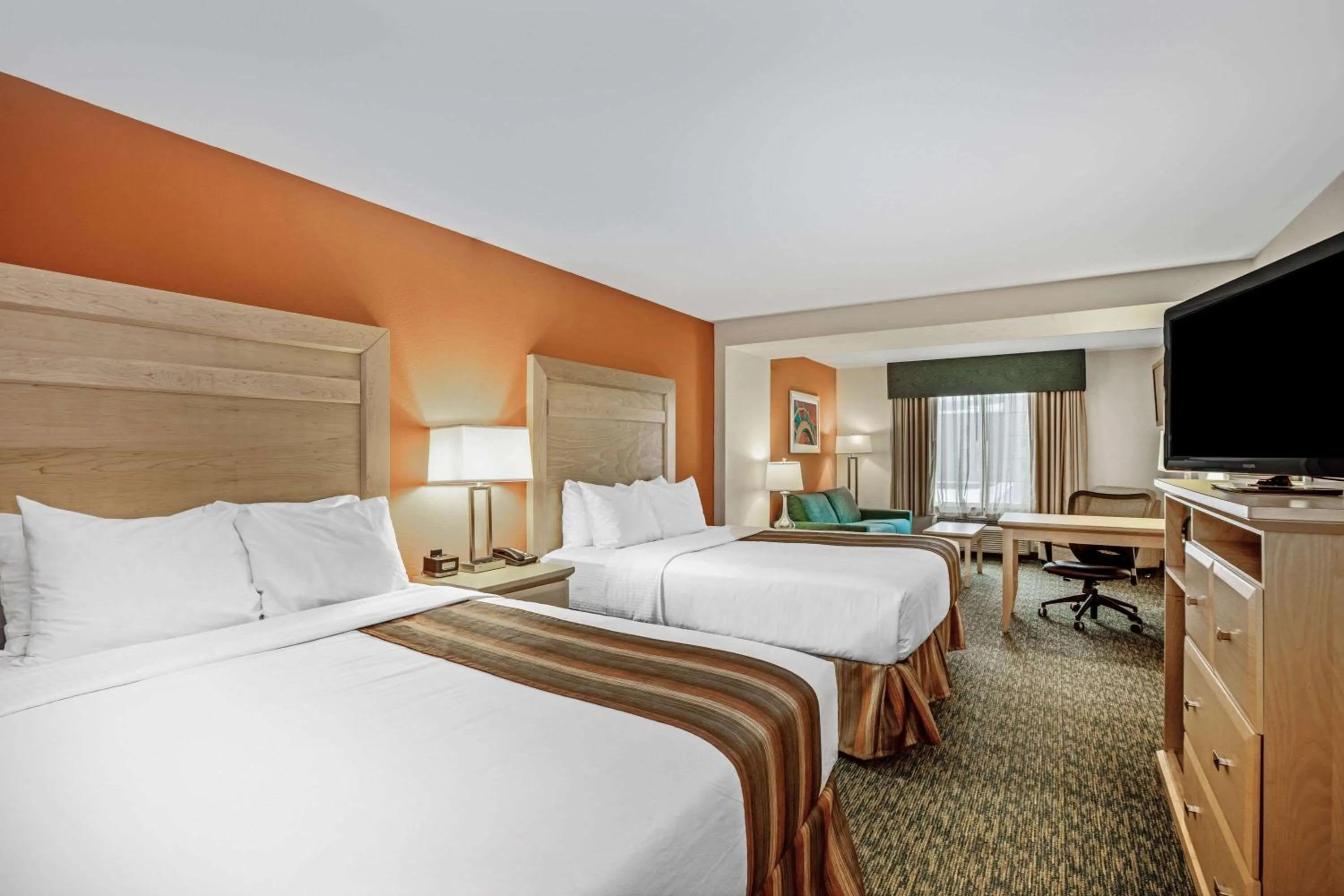Family Suite with Two Queen Beds - Non-Smoking in La Quinta by Wyndham Grand Forks