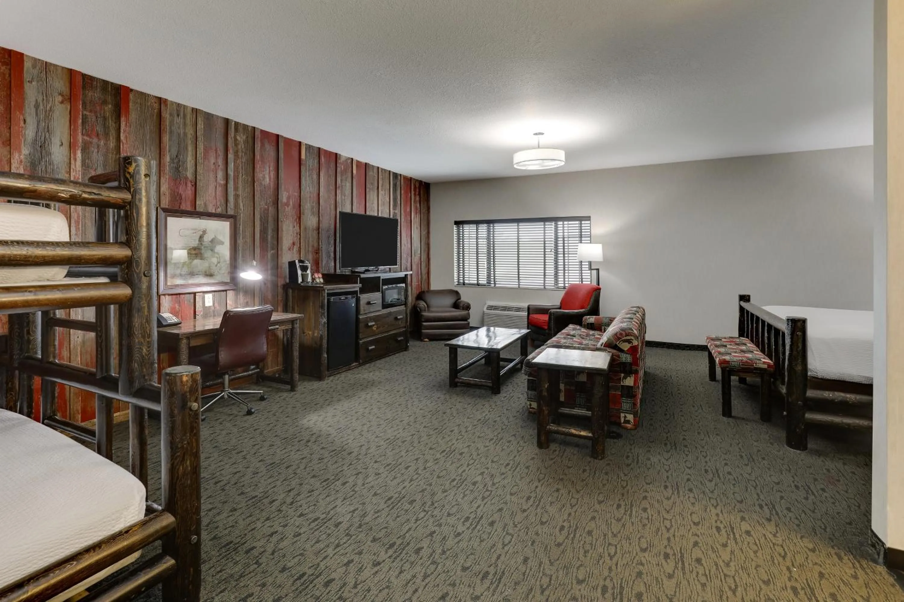 Family Suite in Stoney Creek Hotel Kansas City - Independence