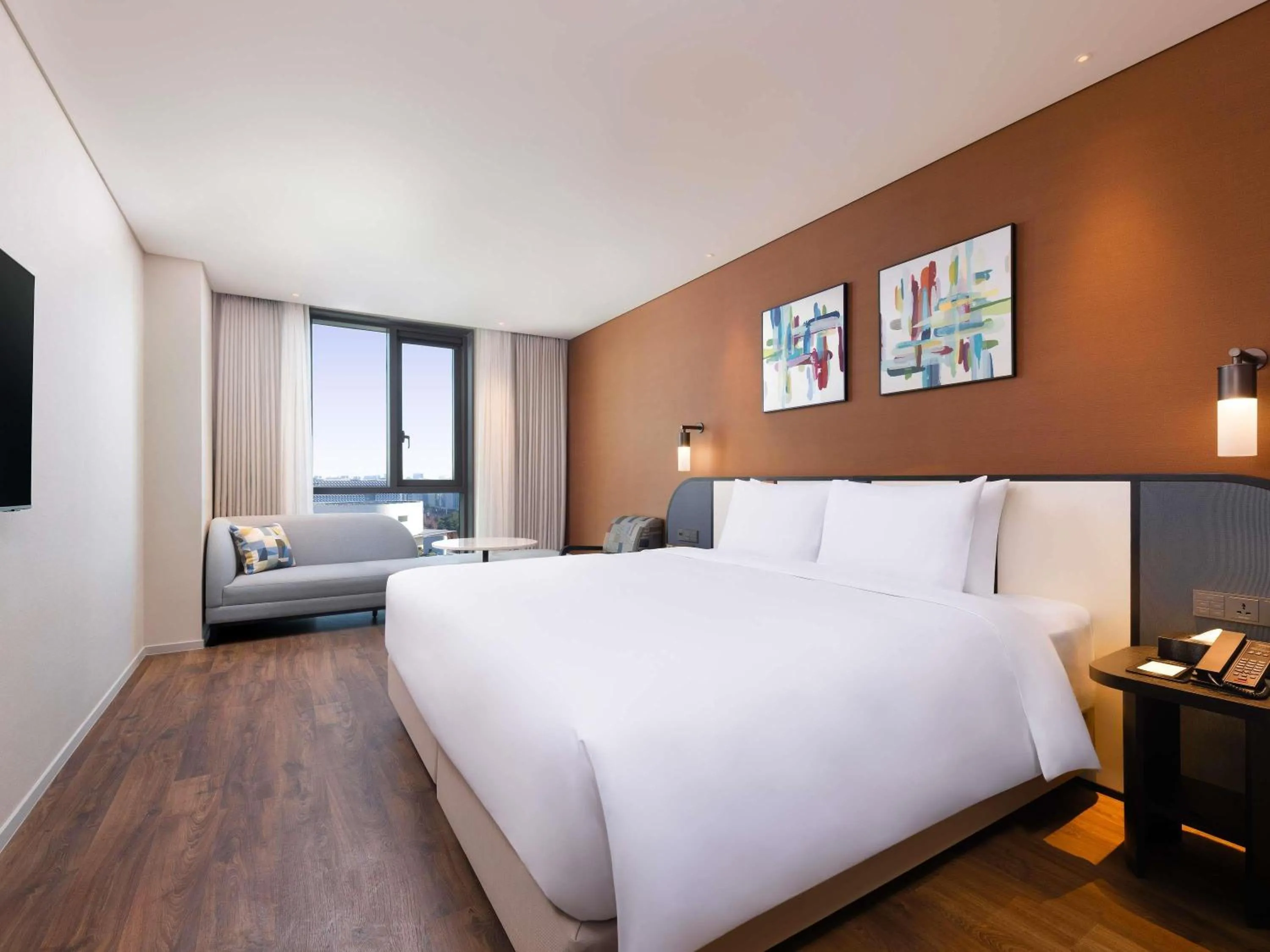 Deluxe Room with King Bed in Mercure Ambassador Seoul Magok