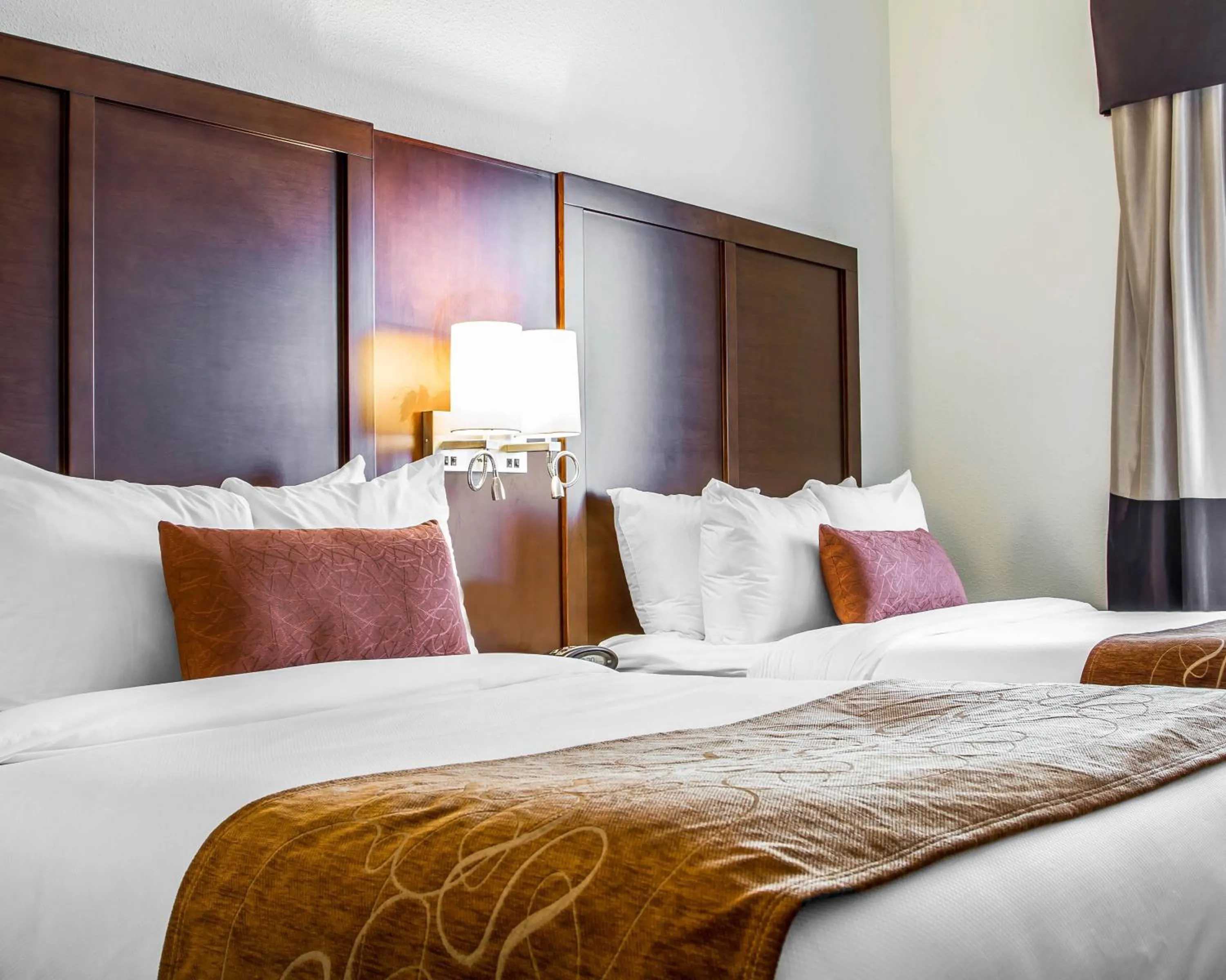 Double Room with Two Double Beds - Non-Smoking in Comfort Suites Woodland - Sacramento Airport